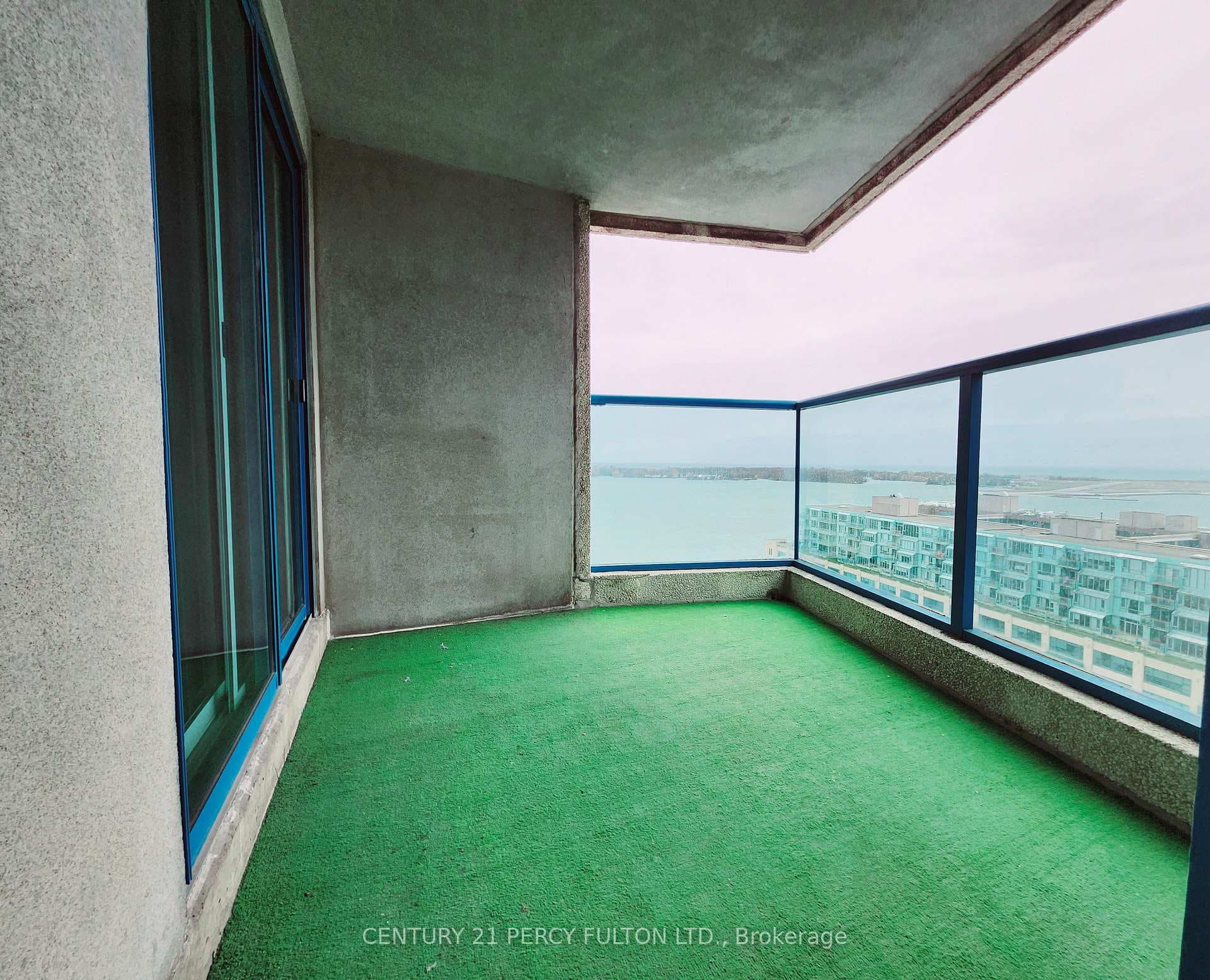 77 Harbour Square Unit 2209 photo 4