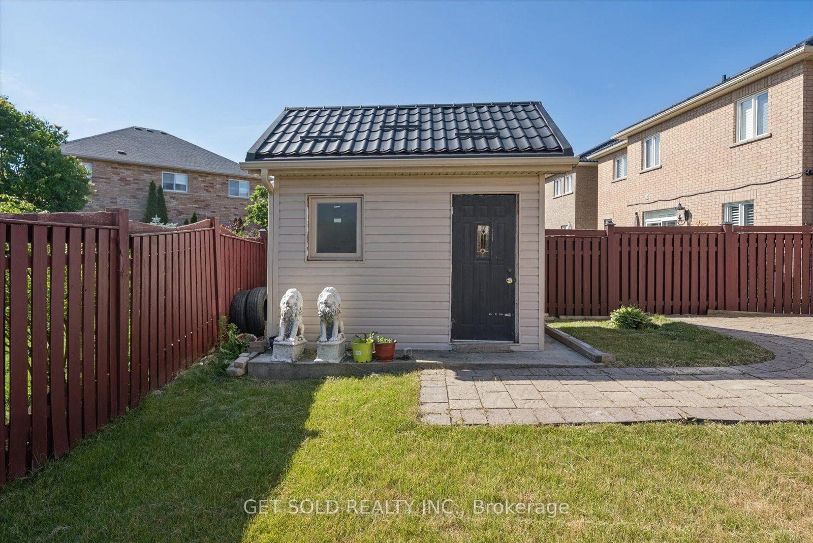 135 Earlsbridge Boulevard photo 46
