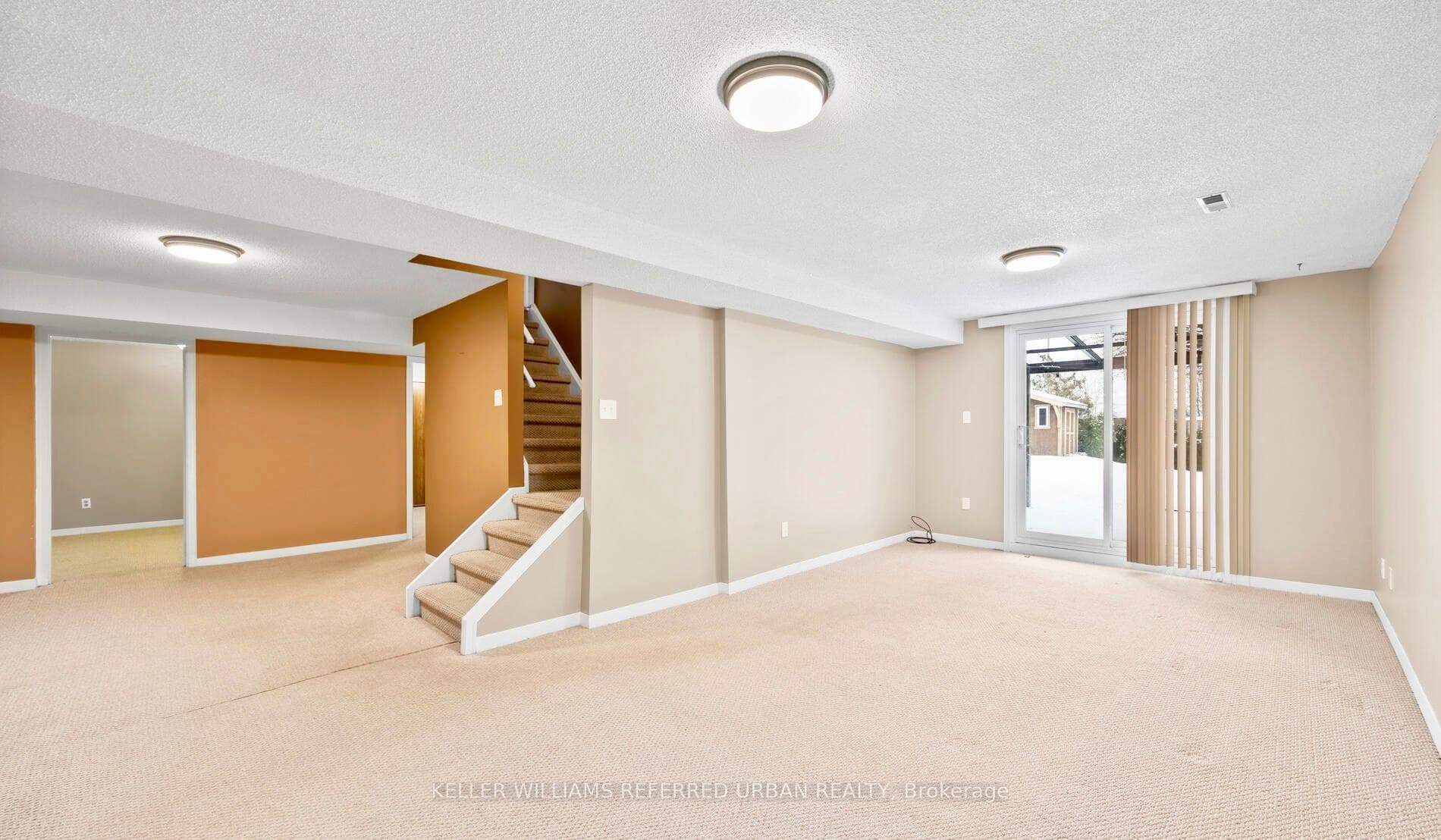 26 Hialeah Crescent Unit Lower photo 2