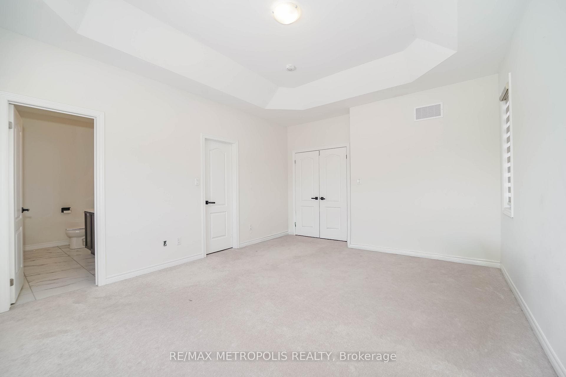 17 Hickling Lane photo 27