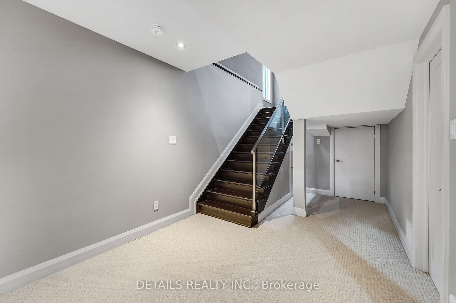 71 Eleanor Drive photo 40
