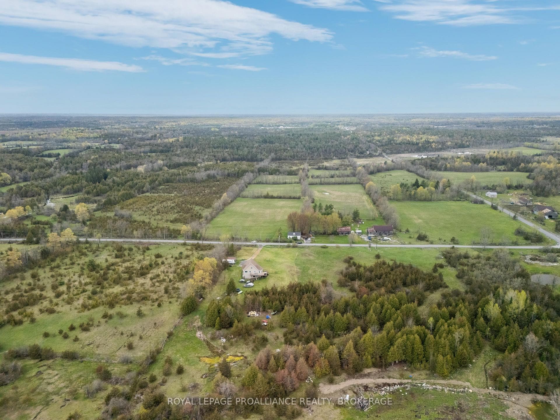 730 Roblin Road photo 29