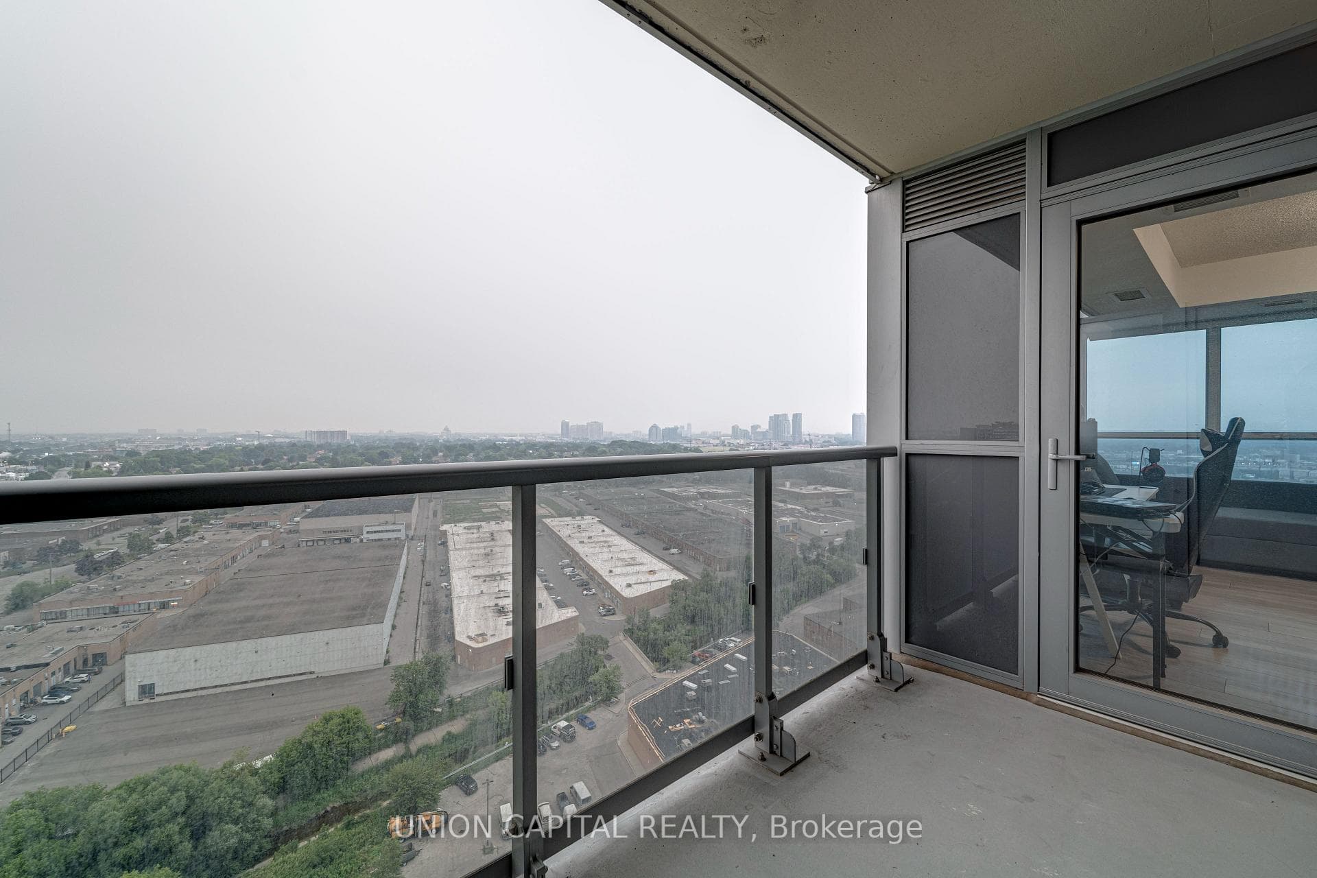 225 Village Green Square Unit 2010 photo 17