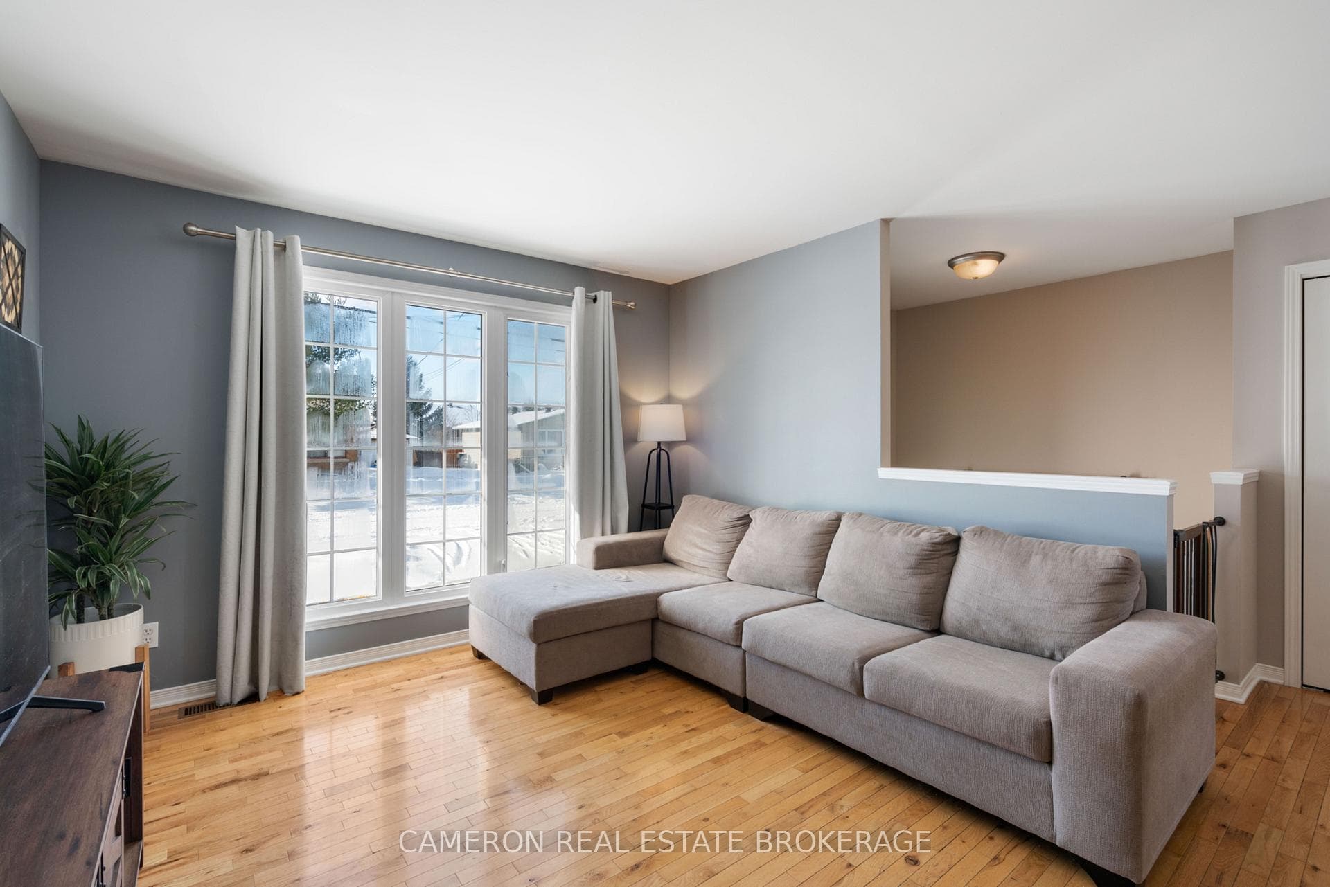 3215 Johnston Avenue photo 3