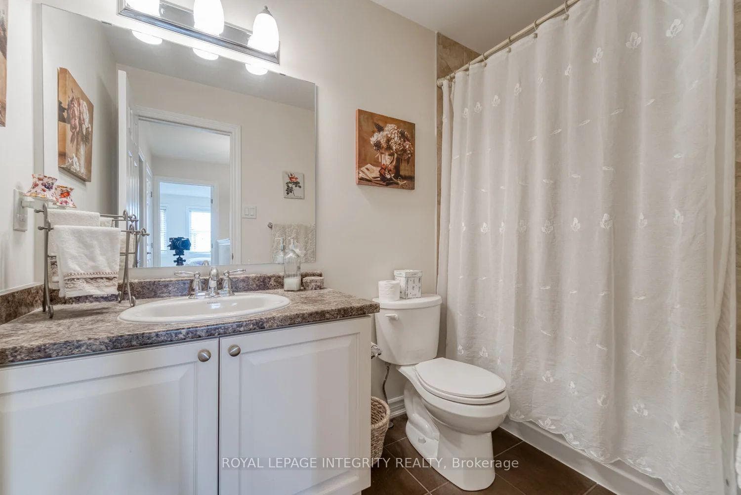 138 Grenadine Street photo 24