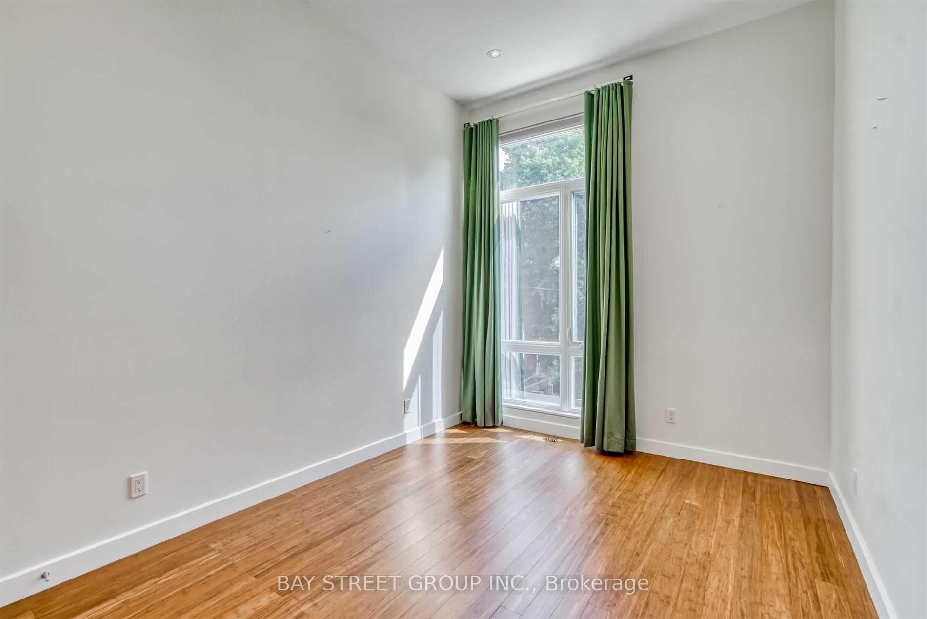 296 Borden Street photo 20