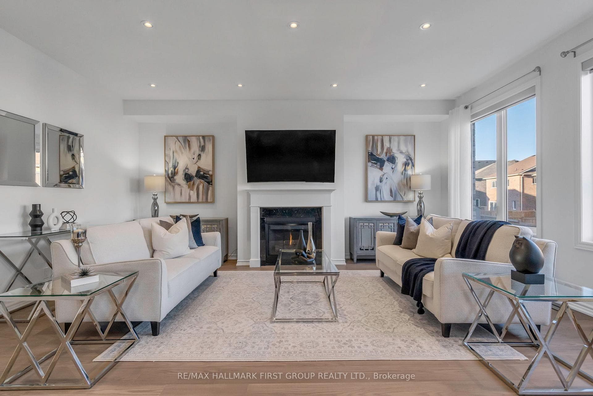 2363 Dobbinton Street photo 8