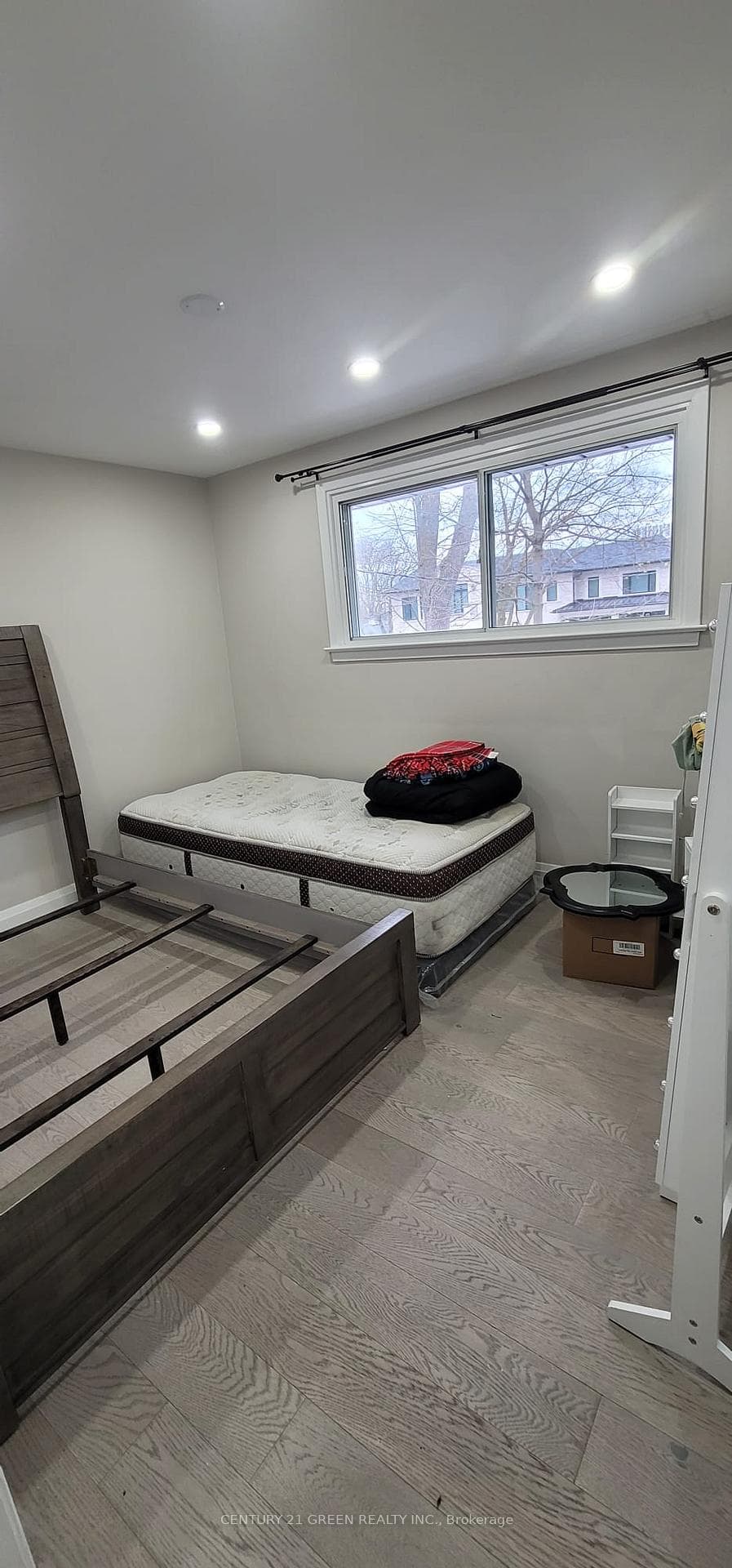 2457 Hixon Street photo 18