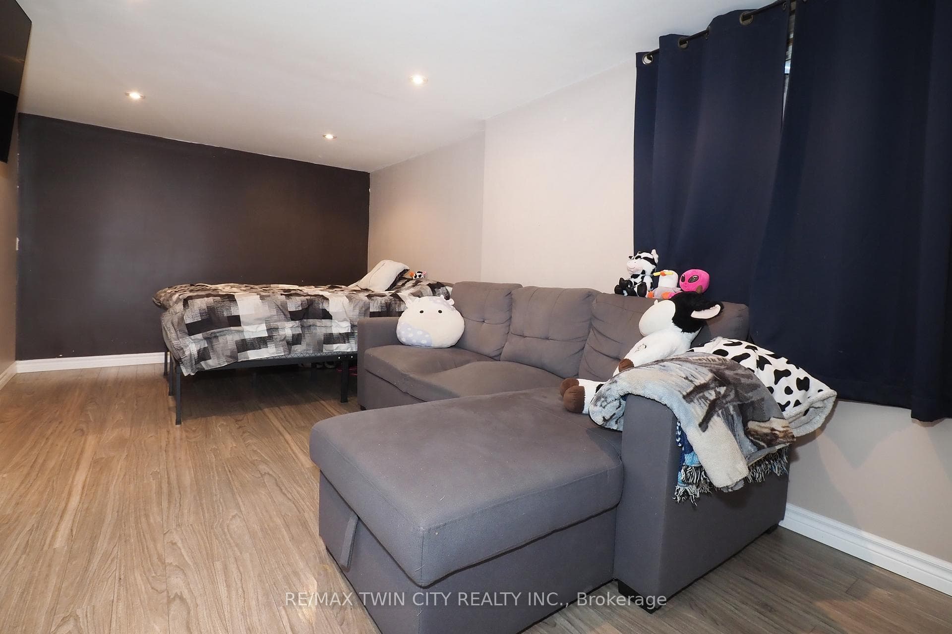15 Milton Avenue photo 30
