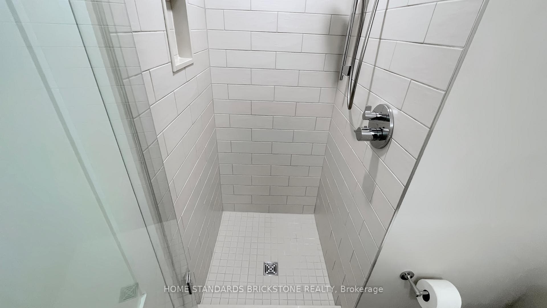 47 St Clair Avenue Unit 803 photo 23