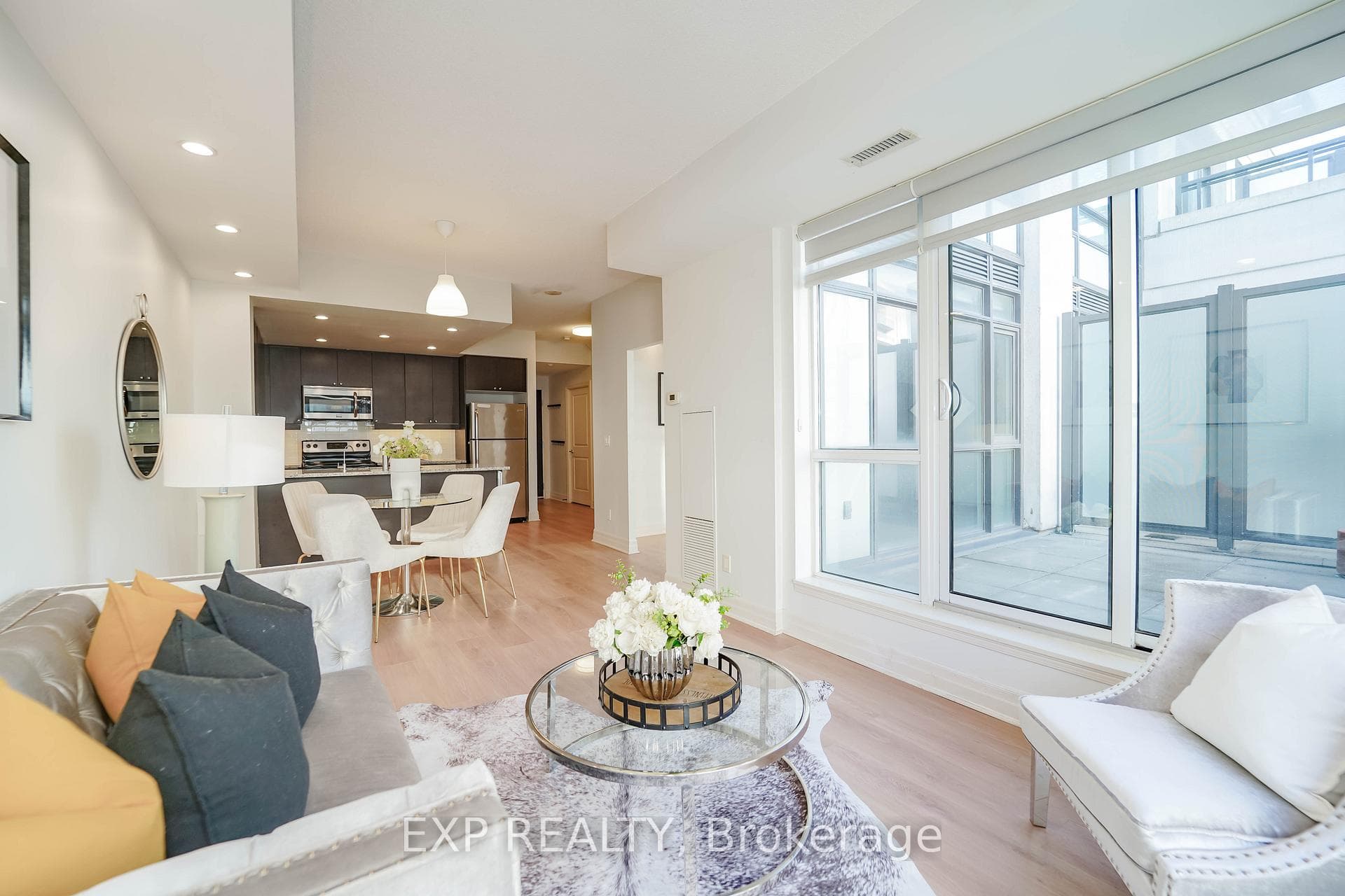 8110 Birchmount Road Unit 913E photo 6
