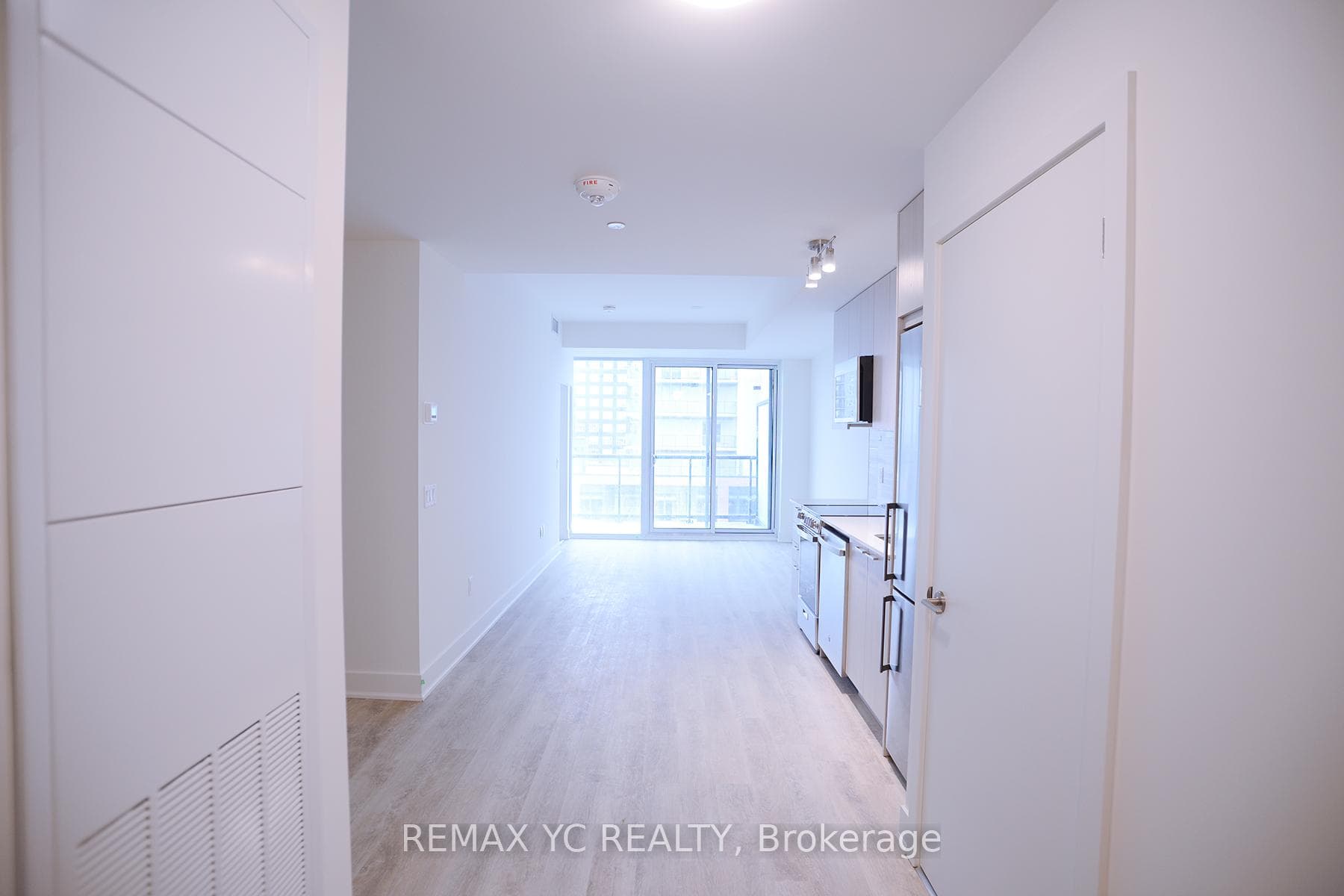 185 Deerfield Road Unit 501 photo 4