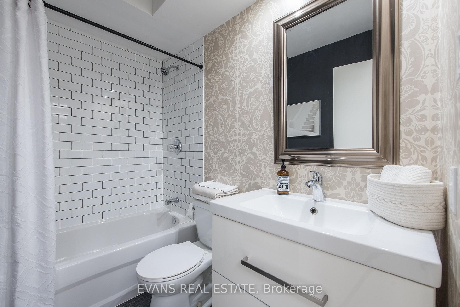 19 - 24 Reid Dr
