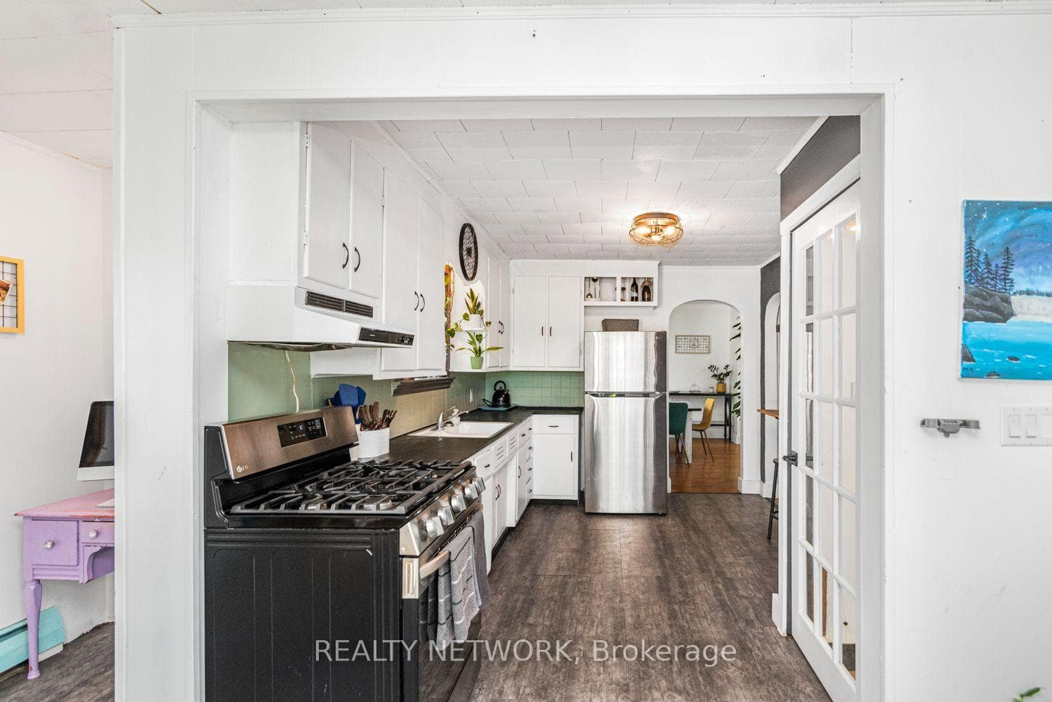 32 Grant Avenue photo 16
