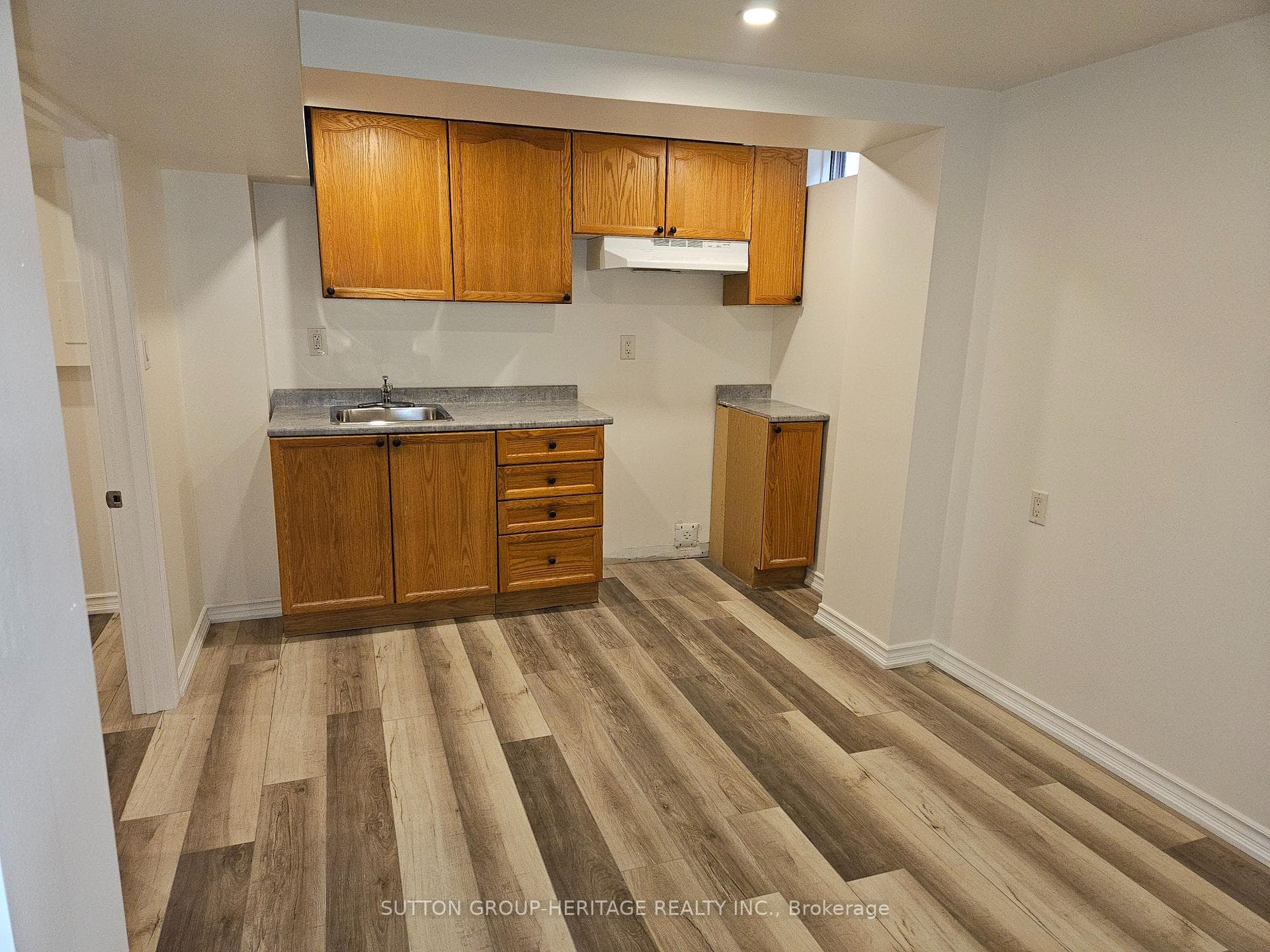 73 Mandrake (Basement) Street photo 2