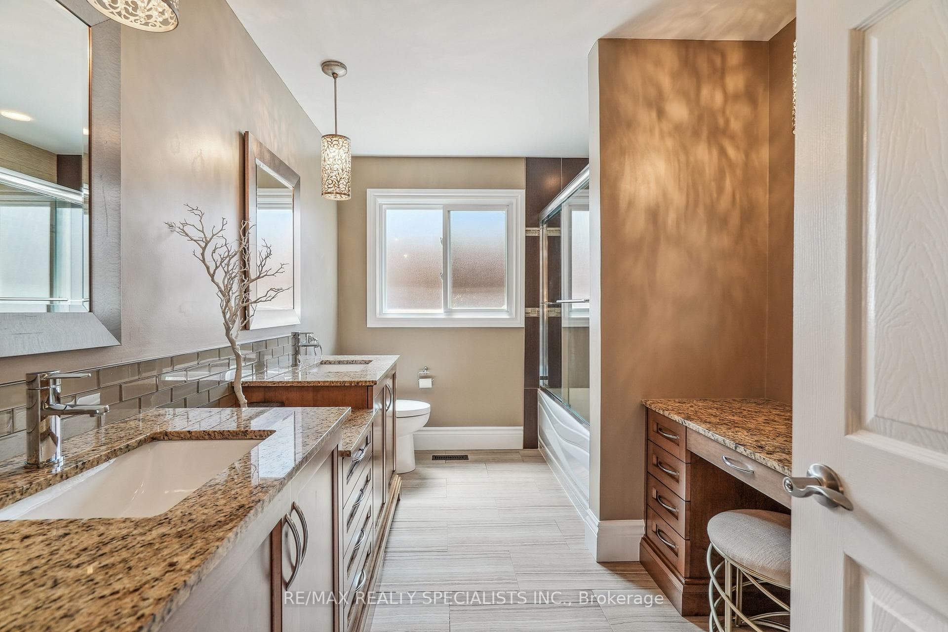 2064 Schoolmaster Circle photo 34