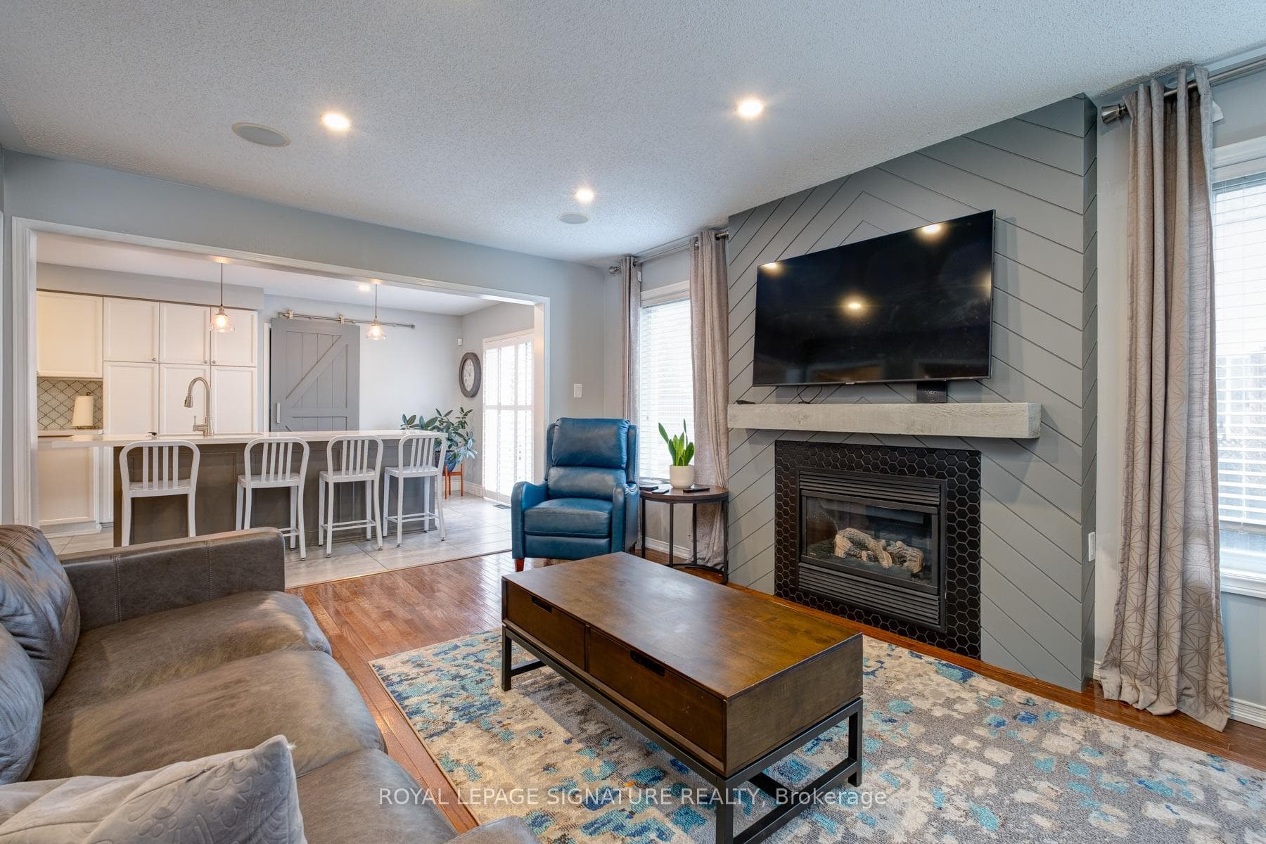 16 Parish Avenue photo 14