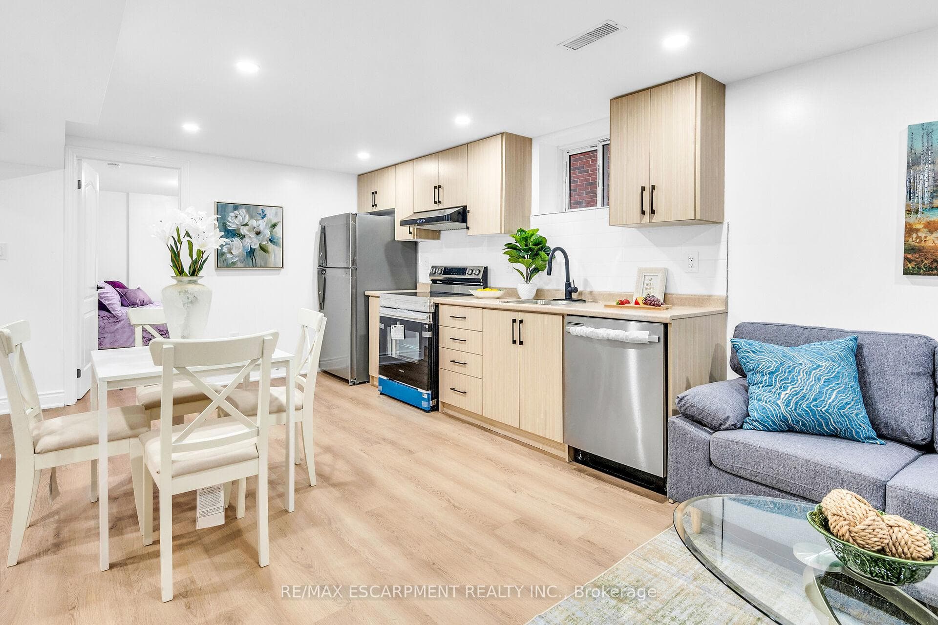 64 VICEROY Court photo 26
