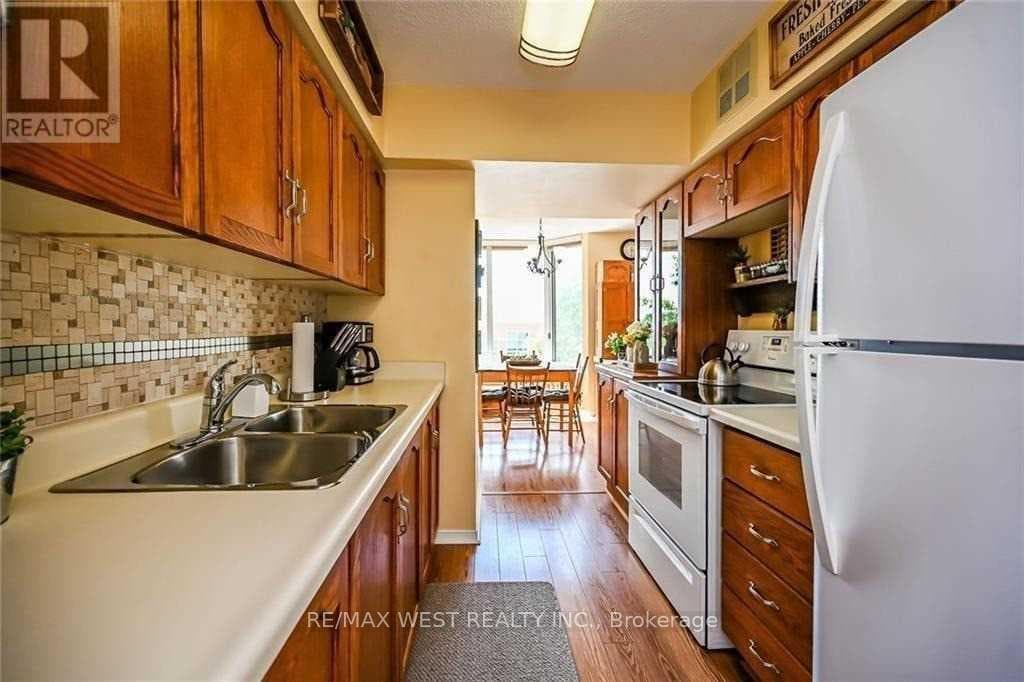 200 Limeridge Road Unit 406 photo 3