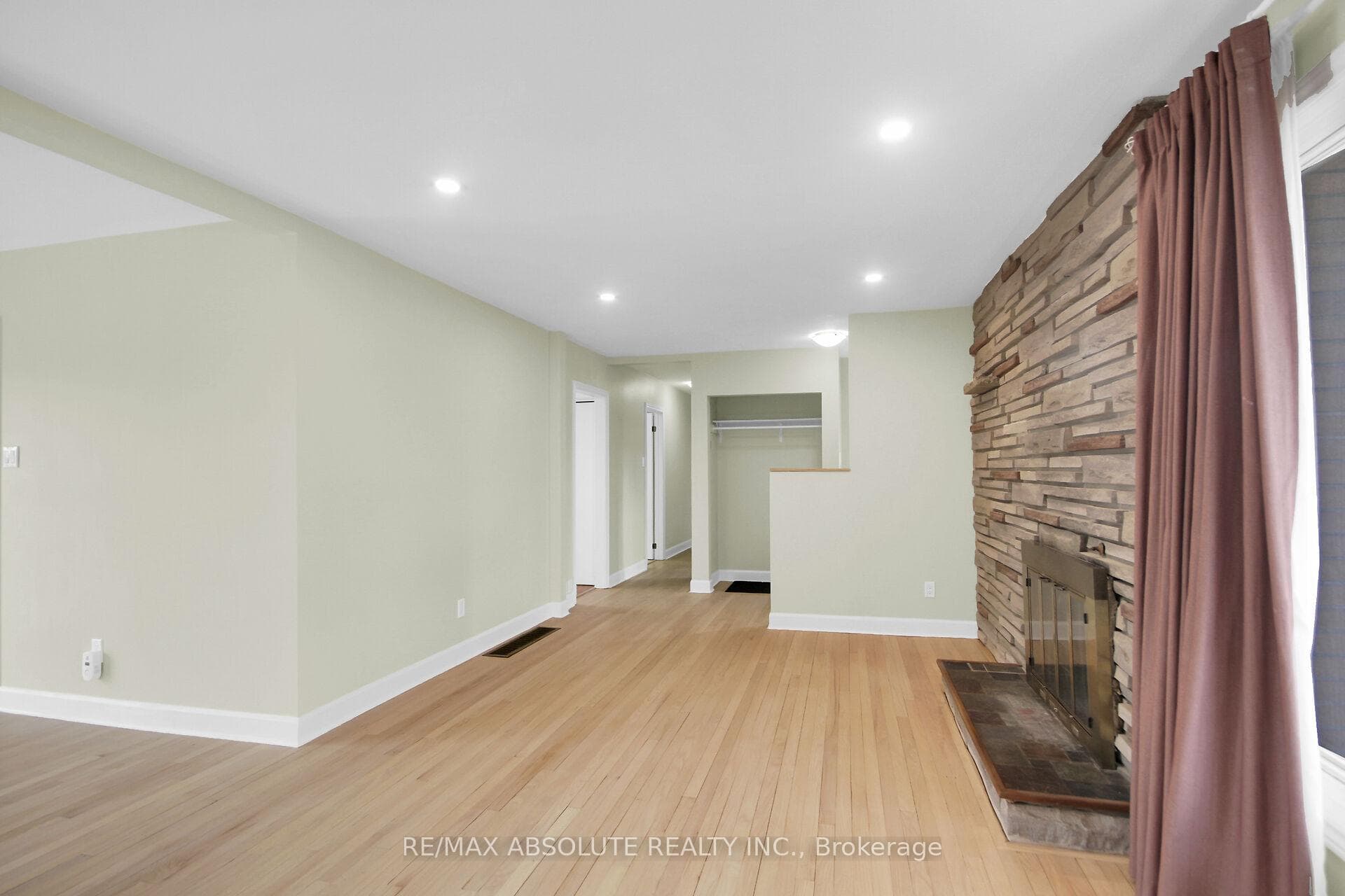 60 Foothills Drive photo 9