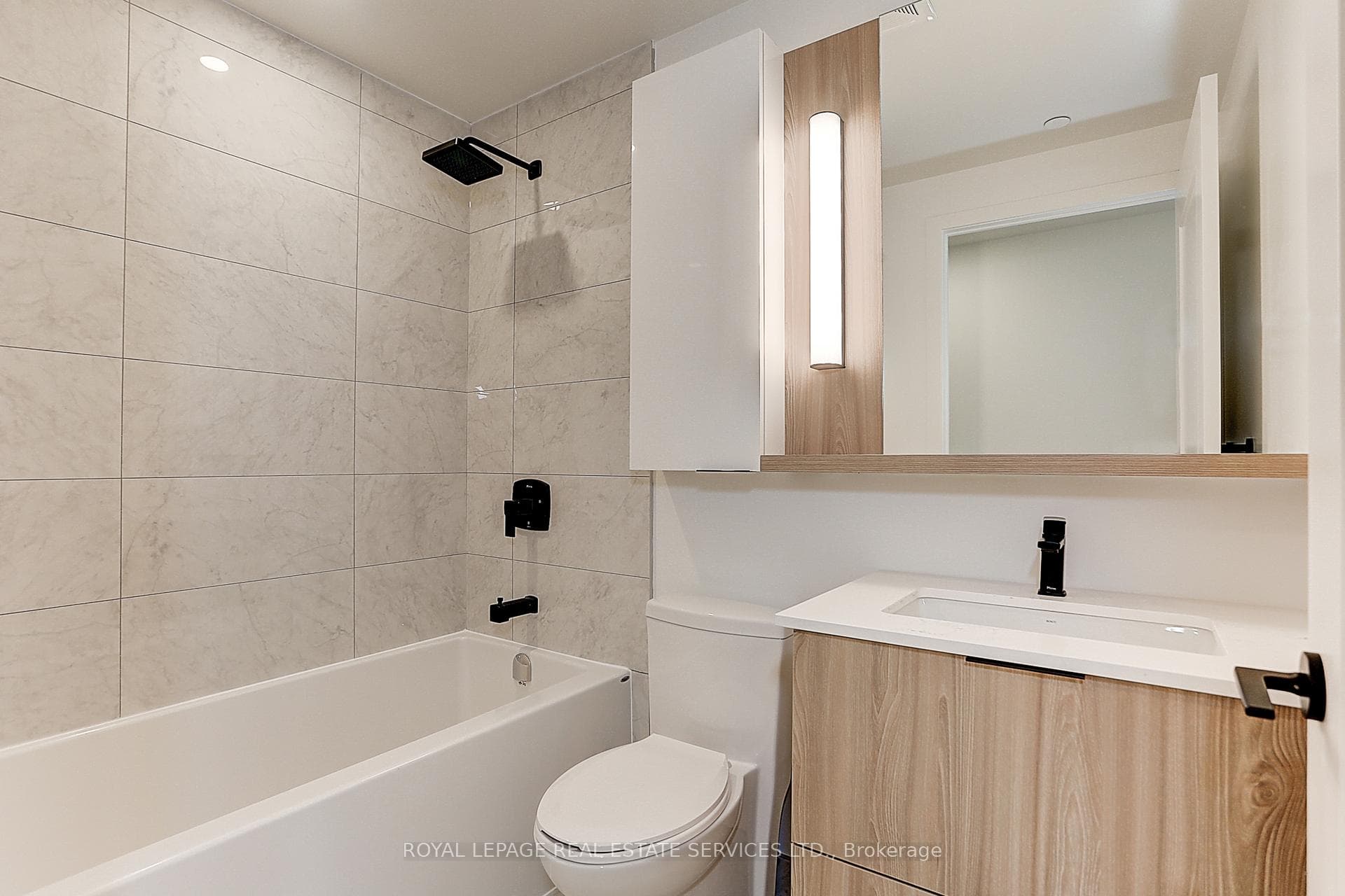 5 Defries Street Unit 3204 photo 16
