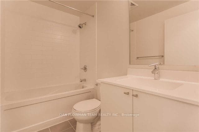 18 Rean Drive Unit 220 photo 13