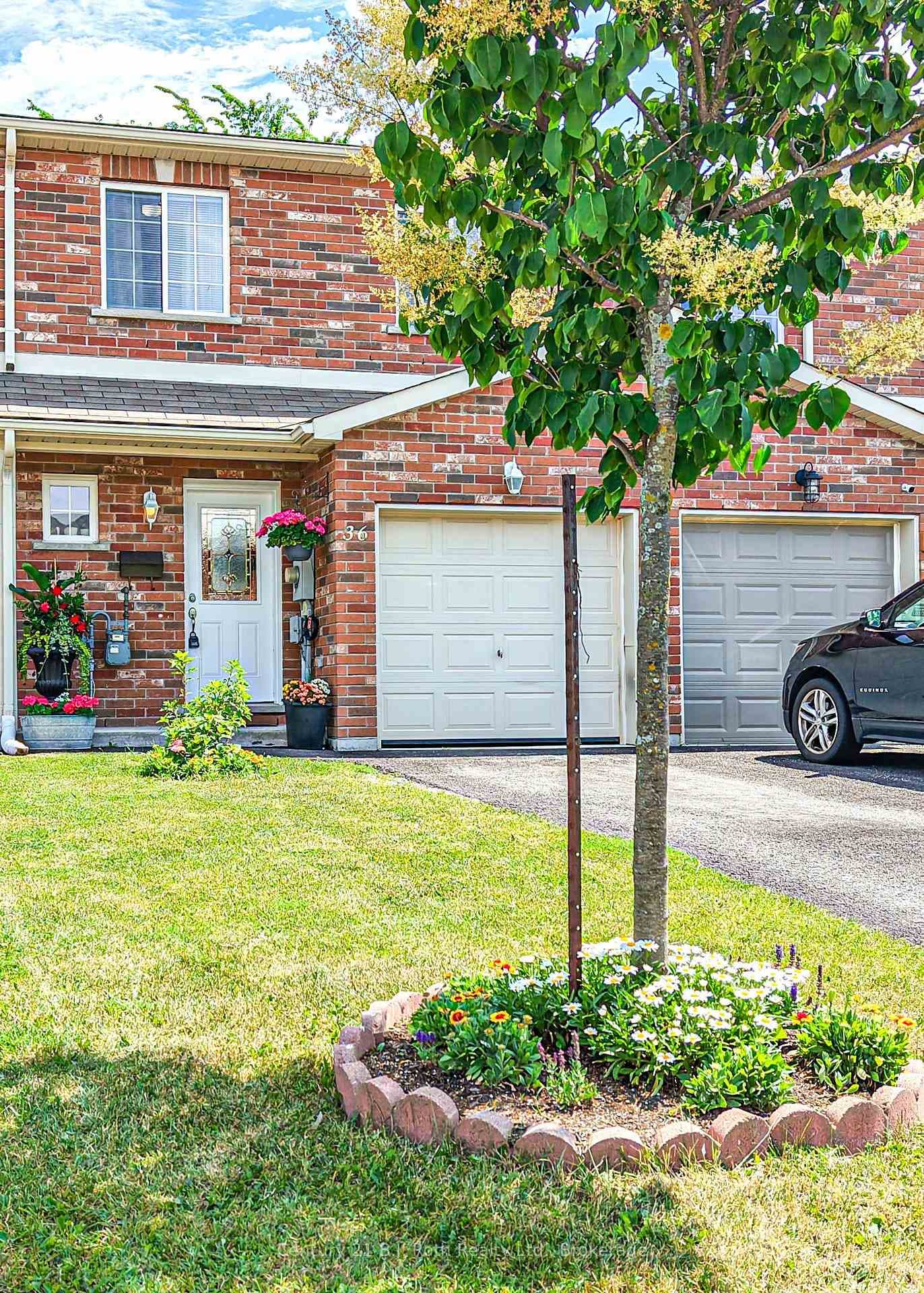 36 Michelle Drive photo 3