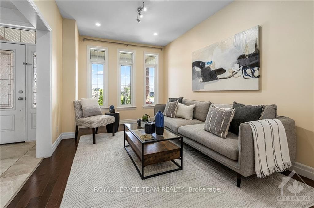 36 BEVAN Drive photo 5