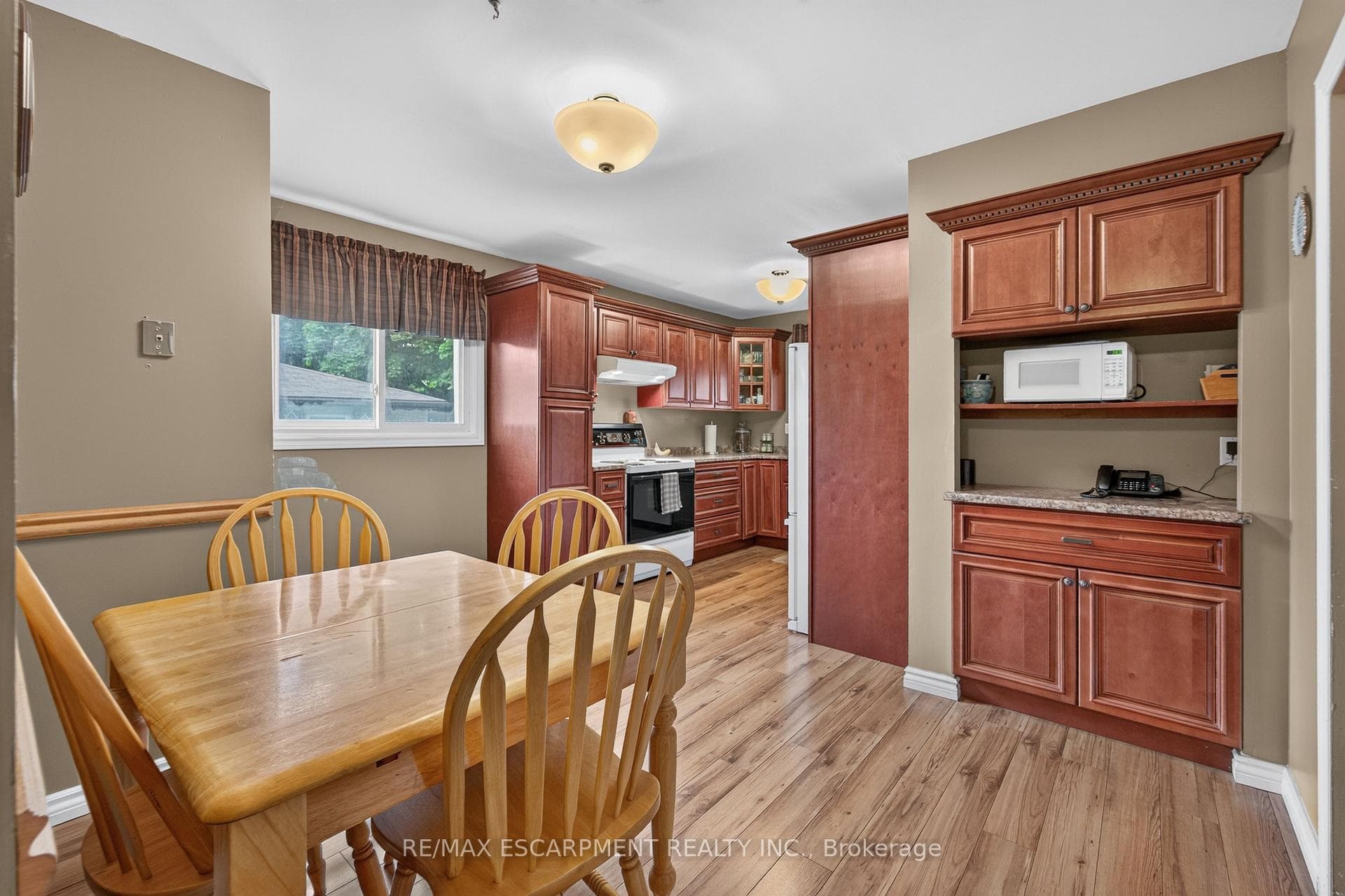 28 Boston Crescent photo 8