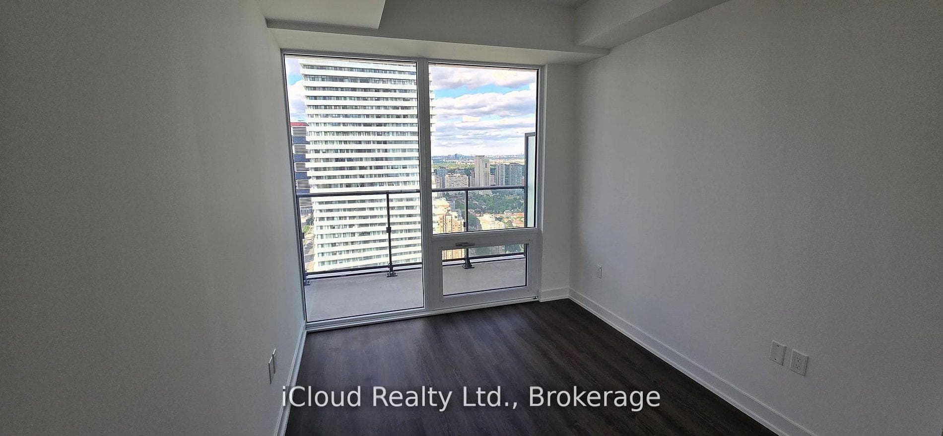 448 Burnhamthorpe Road Unit 4006 photo 11
