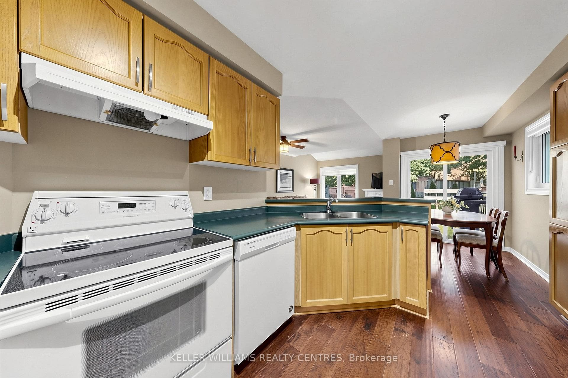 118 Woodroof Crescent photo 10