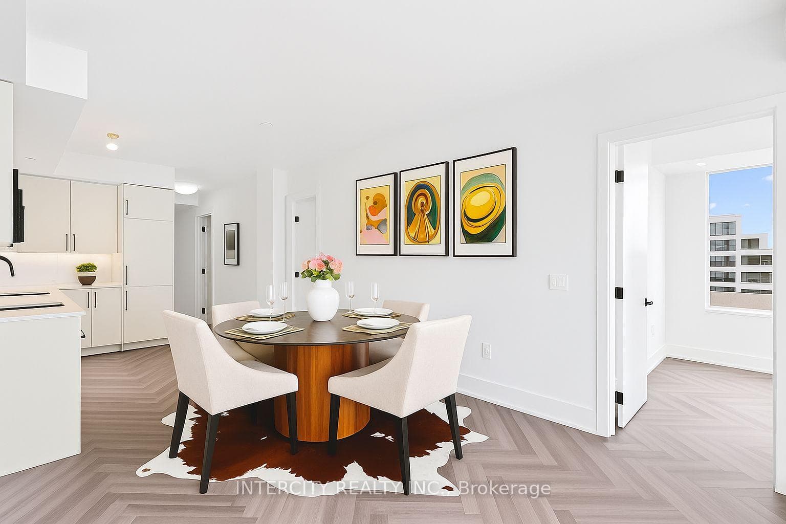 Virtually staged dining