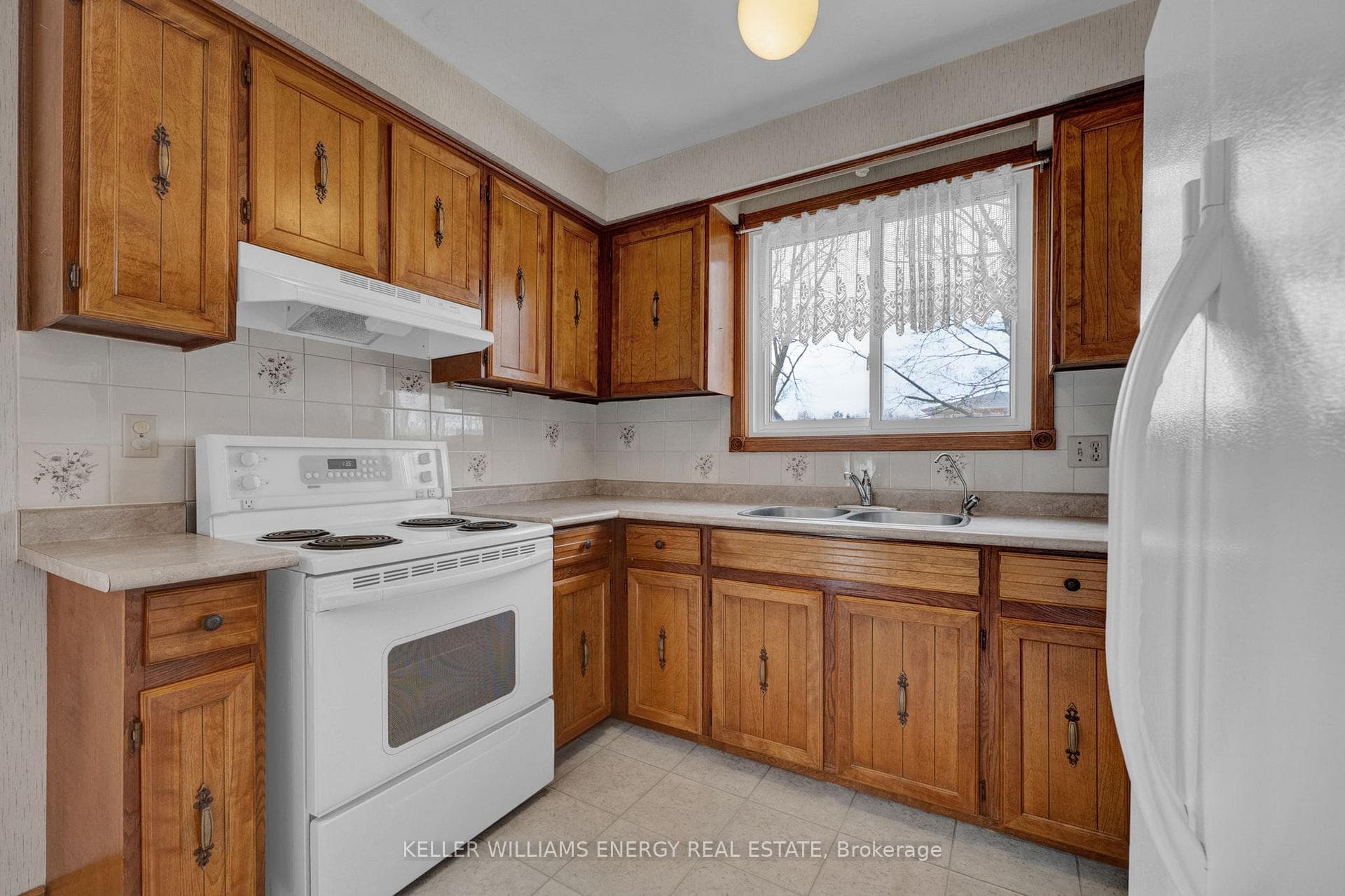 183 Gadsby Drive photo 11