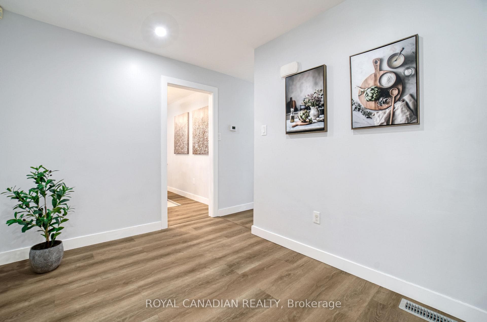 60 Lysanda Avenue photo 14