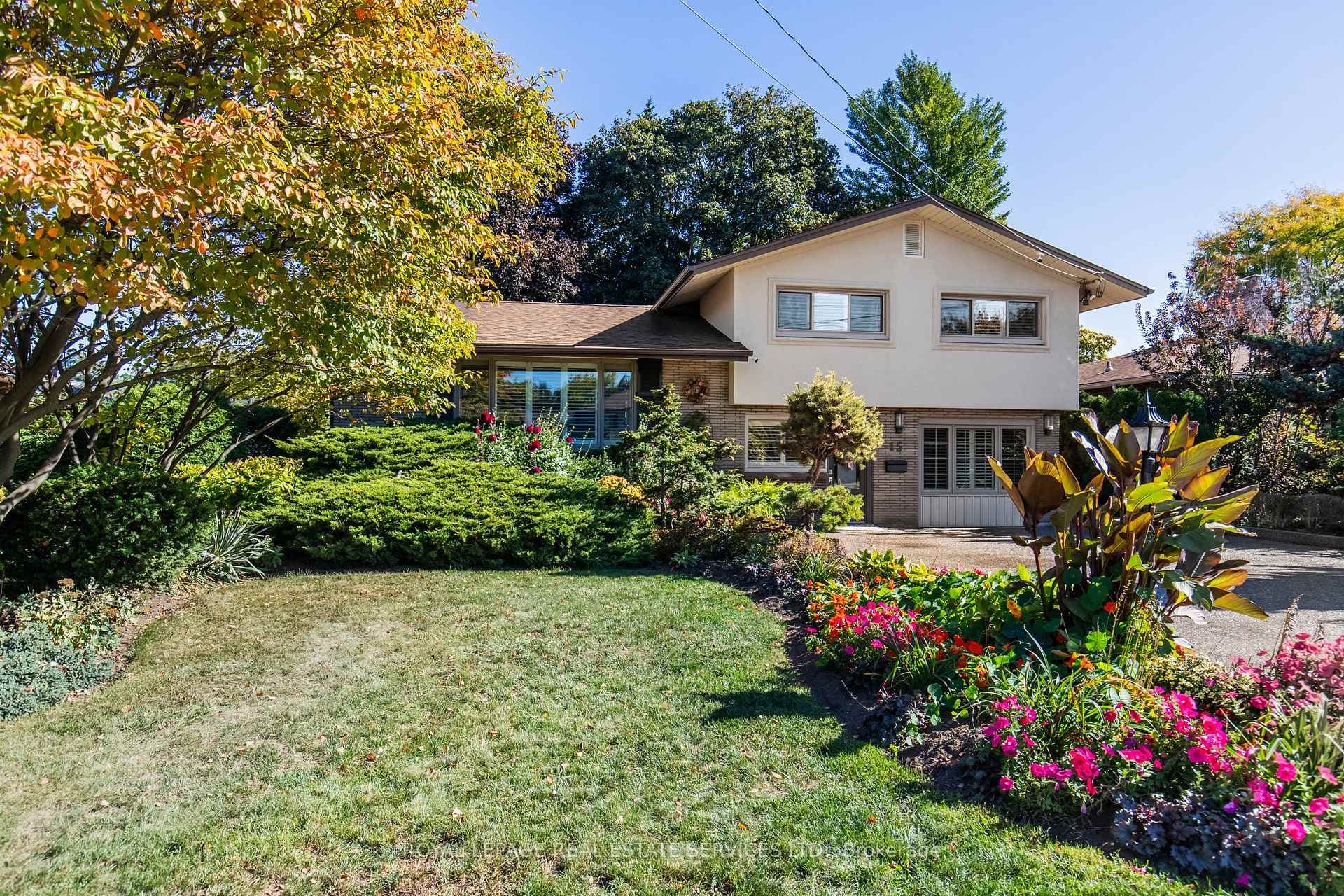 15 Belair Drive photo 2
