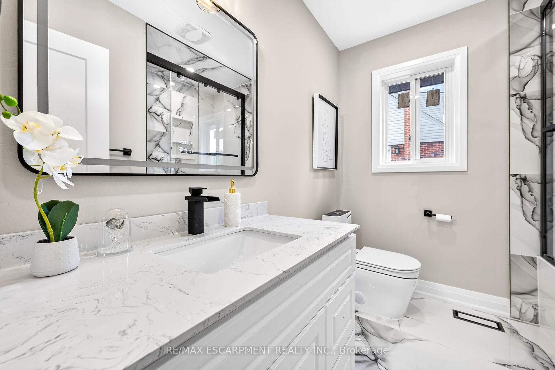 150 Howard Avenue photo 22