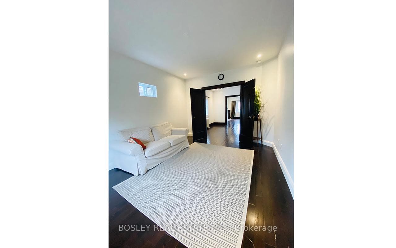 123 Indian Road Crescent photo 8