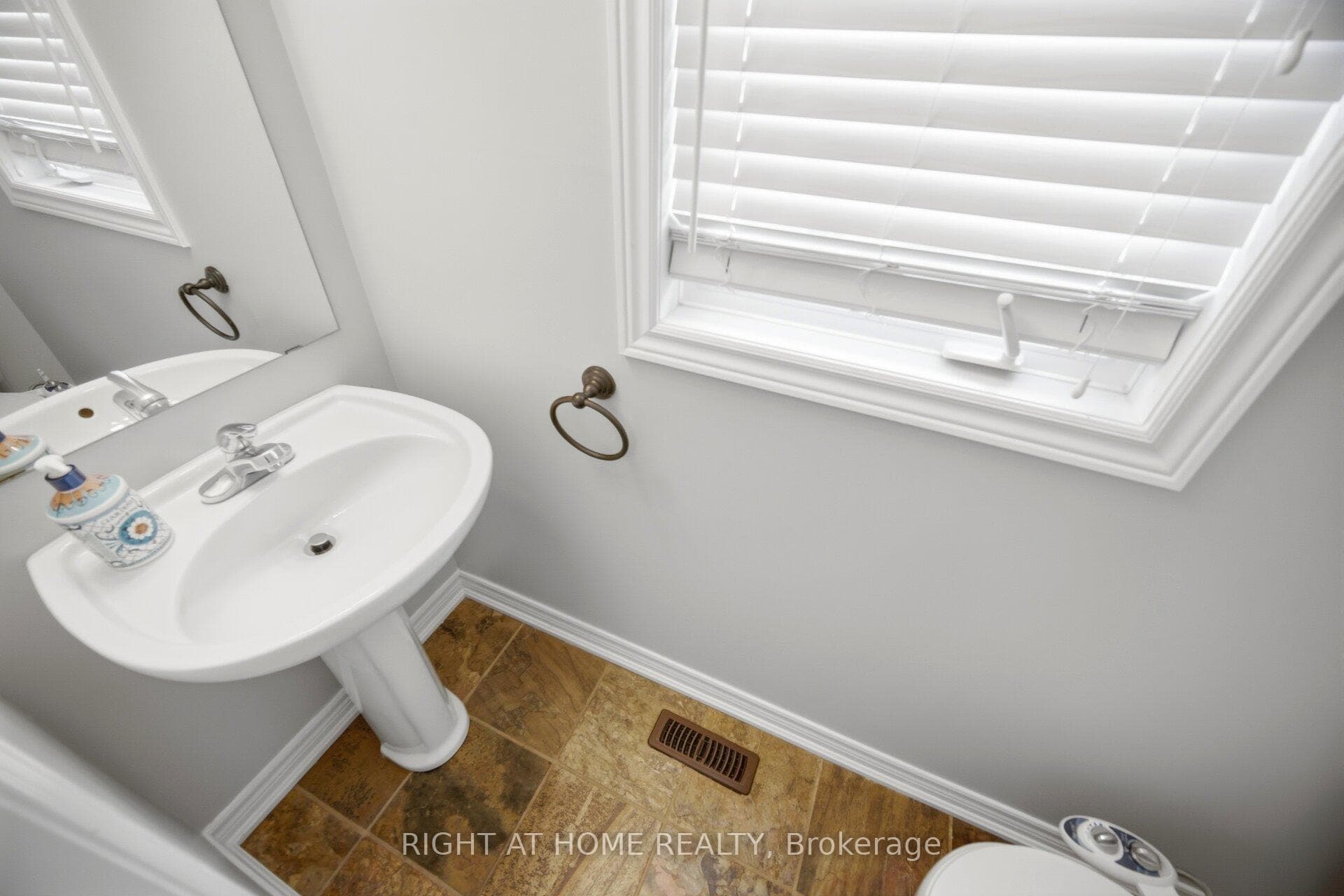 2233 Littondale Lane photo 21