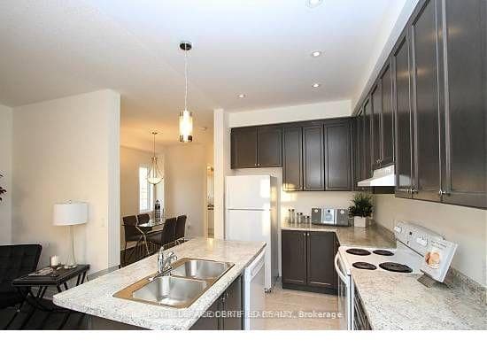683 Baldwin Crescent photo 7