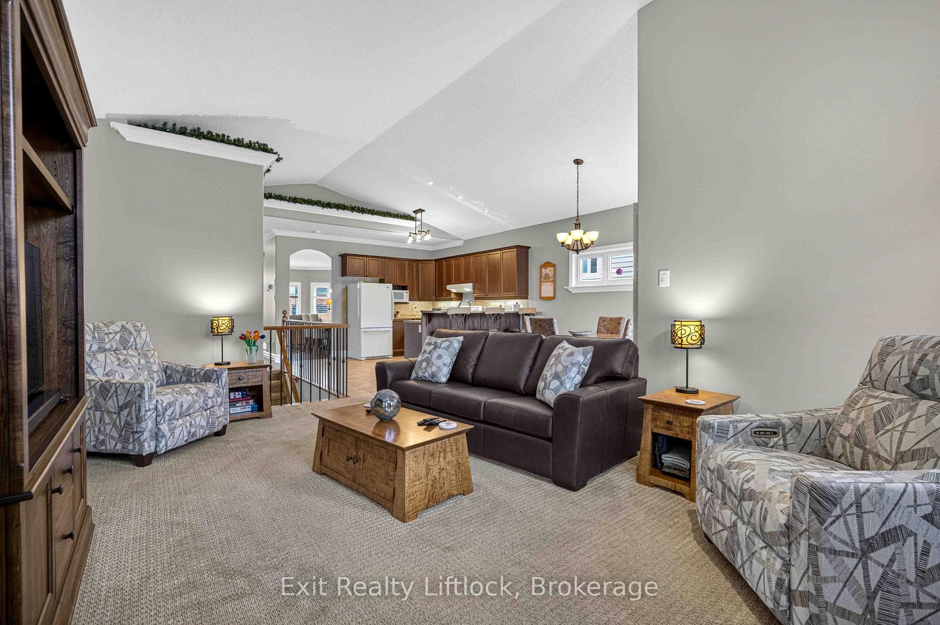 640 Heritage Trail photo 17