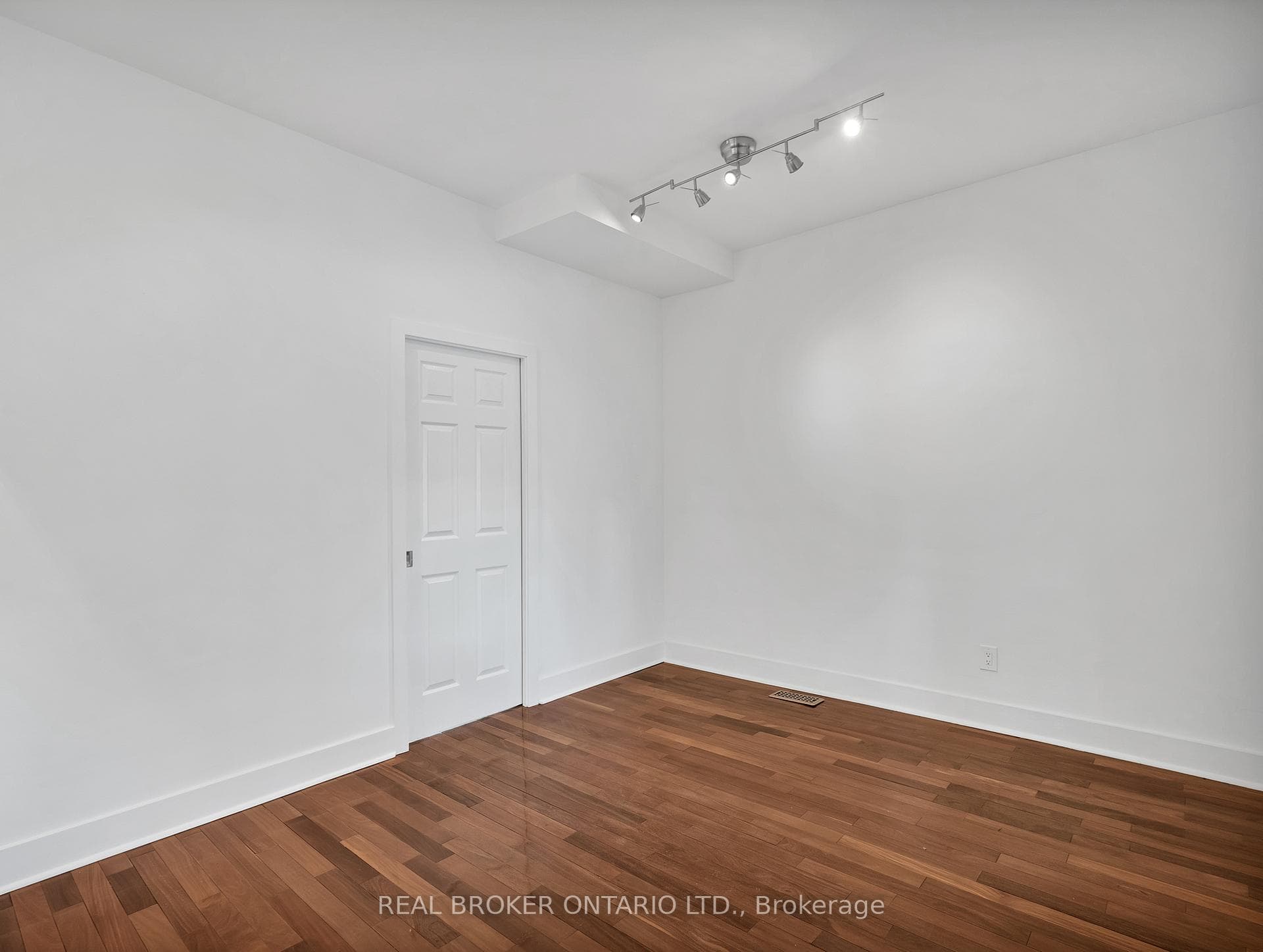 1928 Gerrard Street Unit Main Fl photo 13