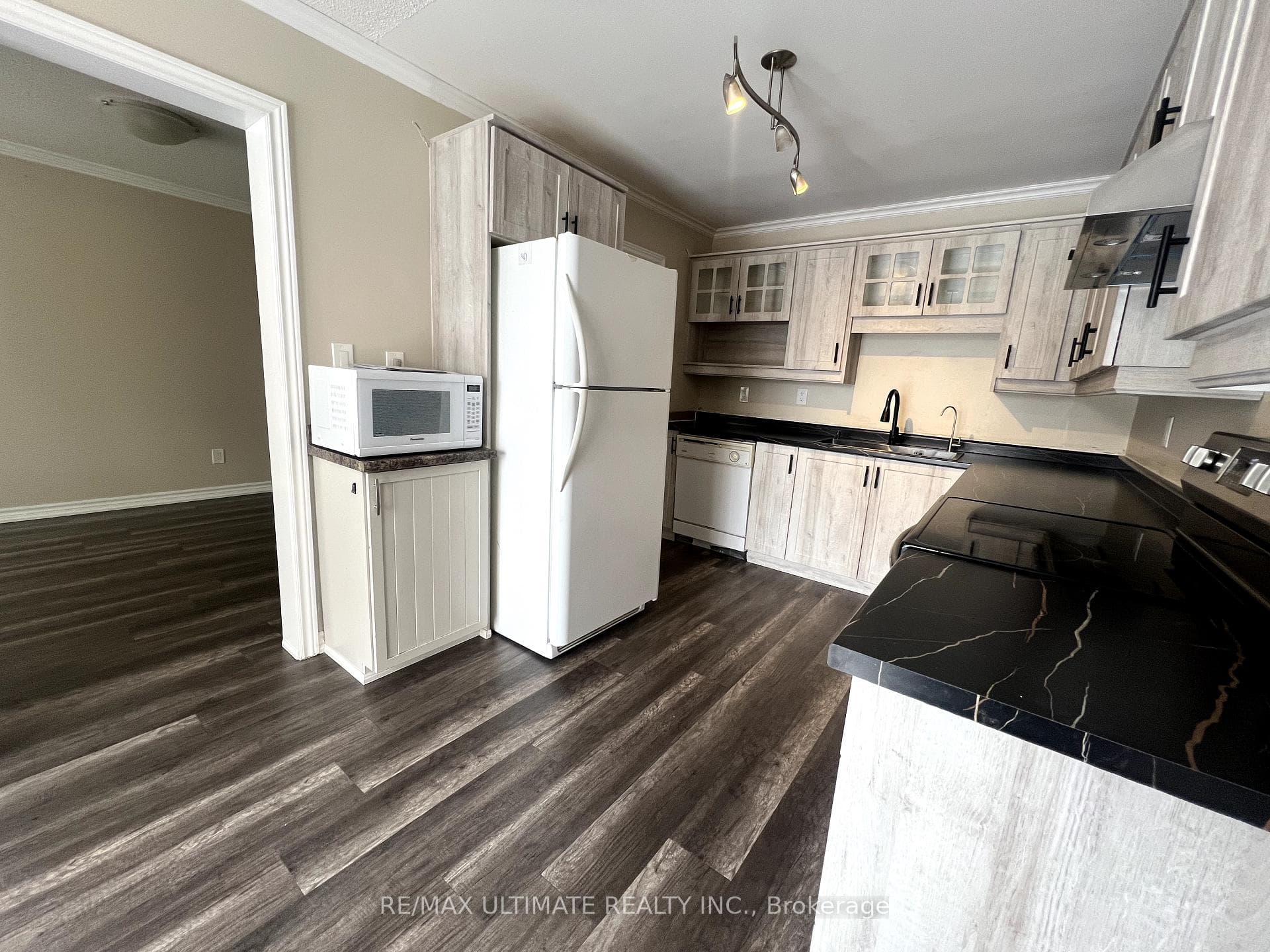 71 Kipling Place photo 7