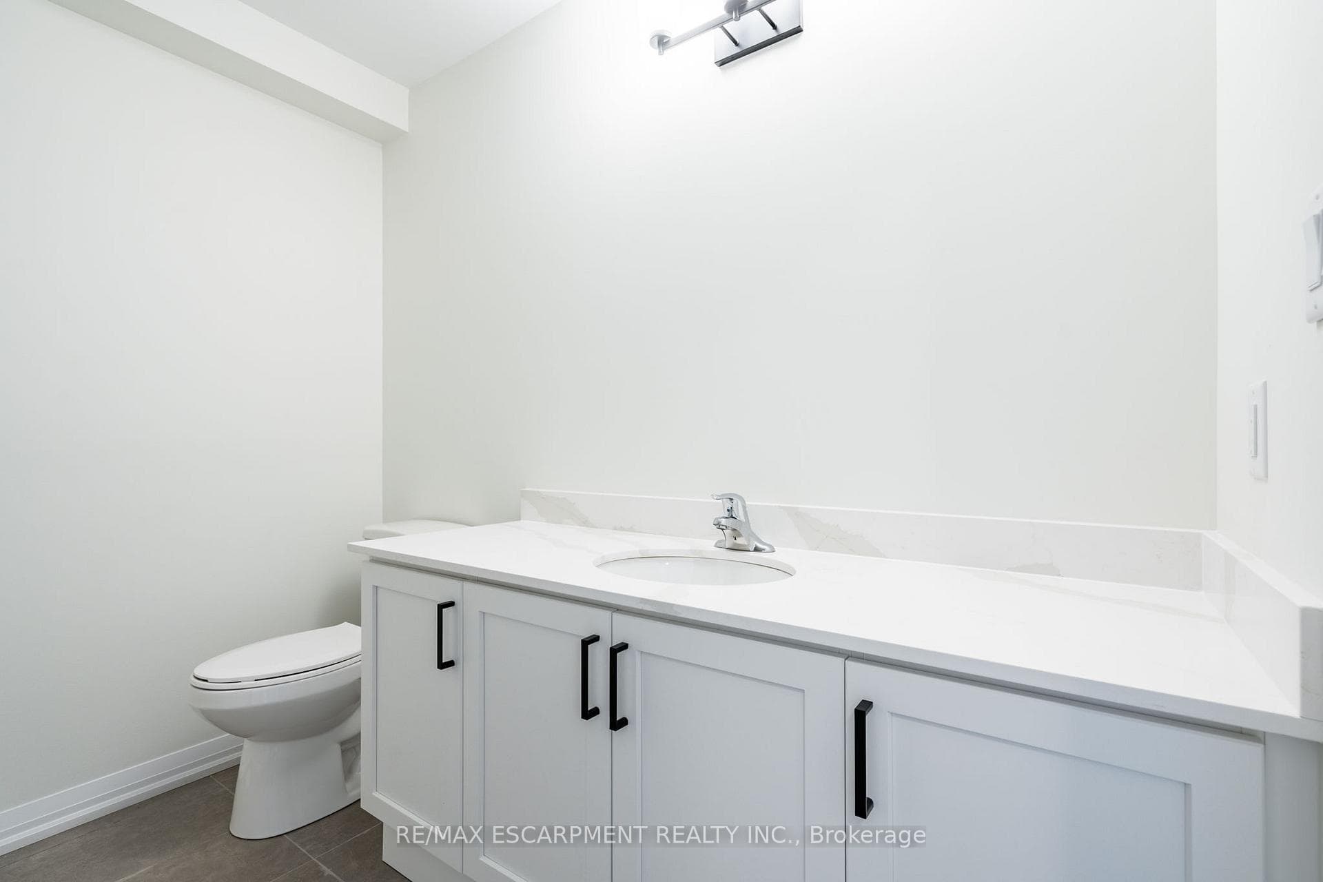 189 Lormont Boulevard photo 27