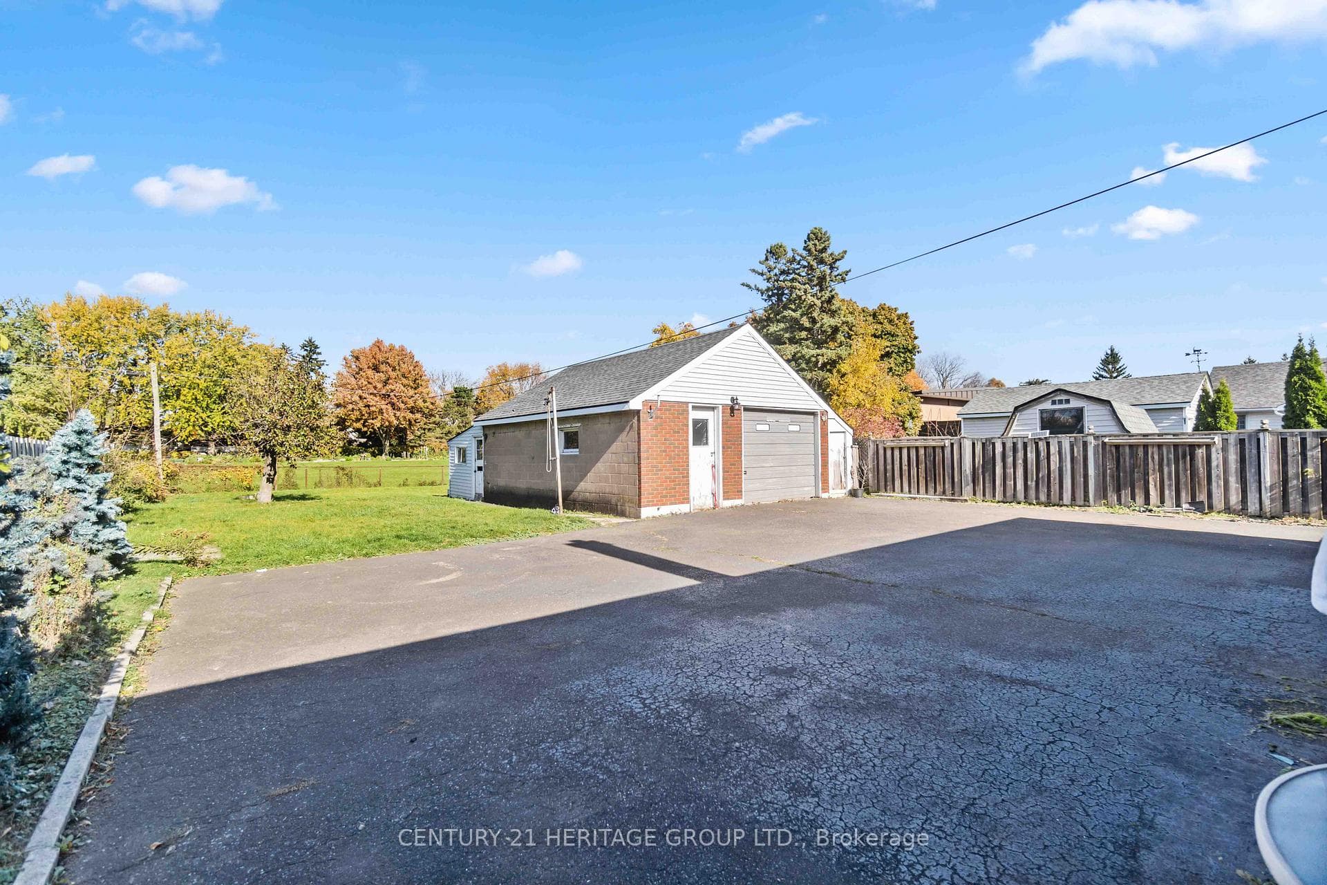 5885 Valley Way photo 33