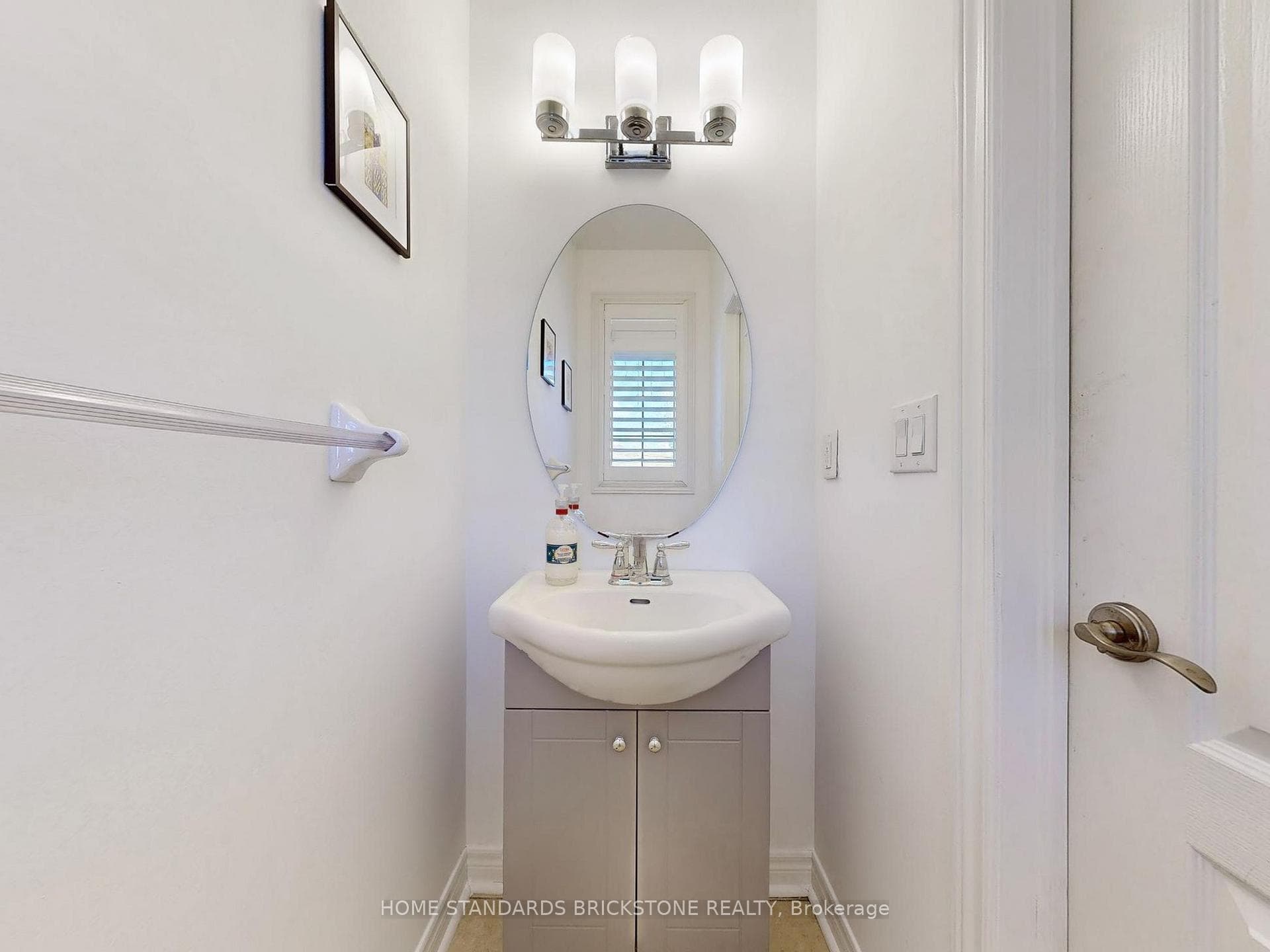 50 Versailles Crescent photo 21