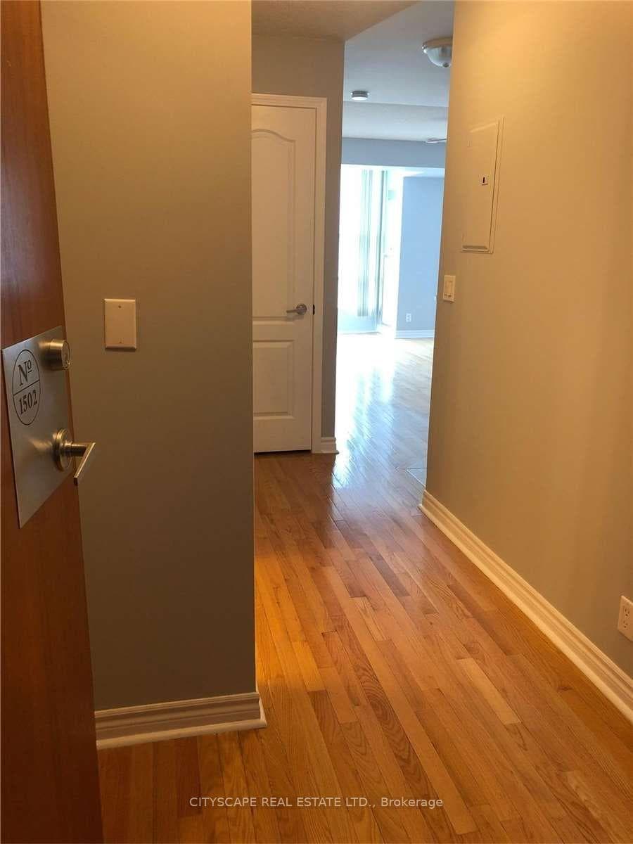 33 Elm Drive Unit 1502 photo 1