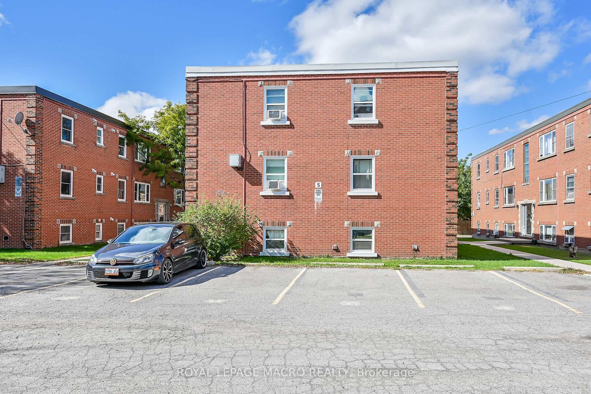 5 Applewood Avenue Unit 1 photo 32