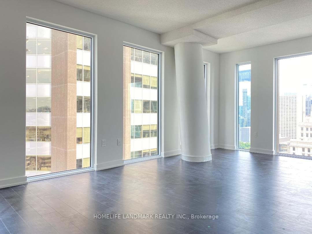 238 Simcoe Street Unit 1704 photo 8
