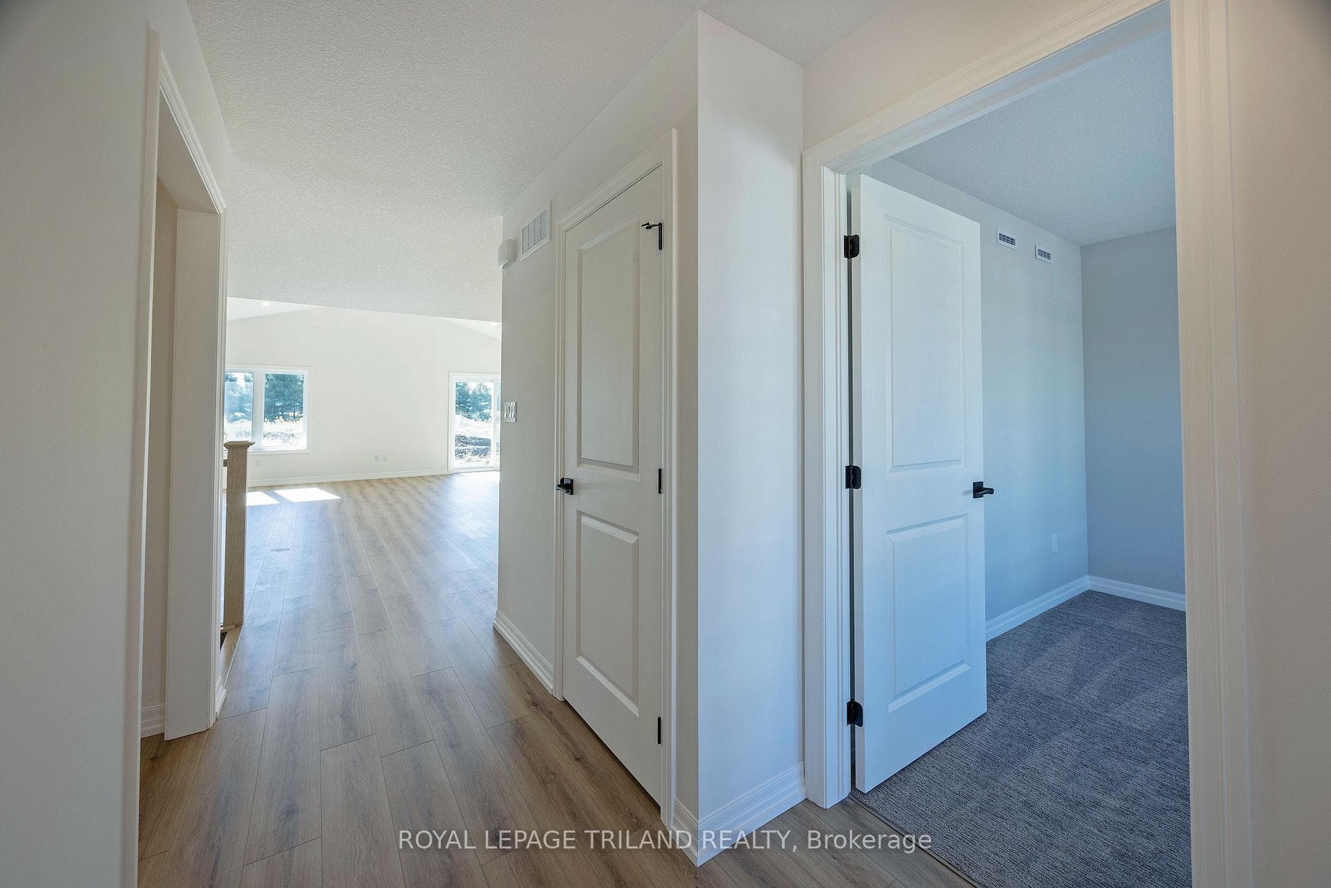 30 SILVERLEAF Path photo 3