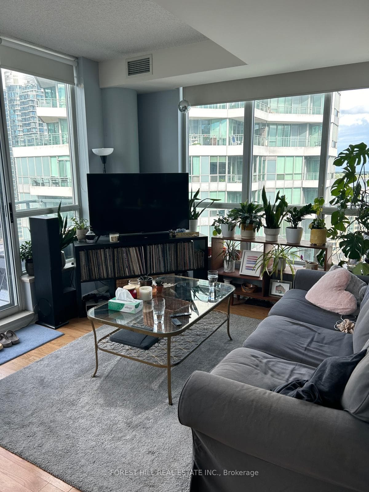 230 Queens Quay Avenue Unit 2512 photo 5
